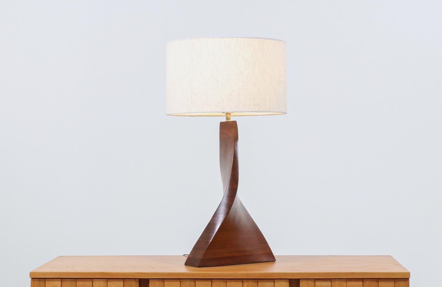 American Mid-Century Modern Sculpted Swirl Walnut Table Lamp