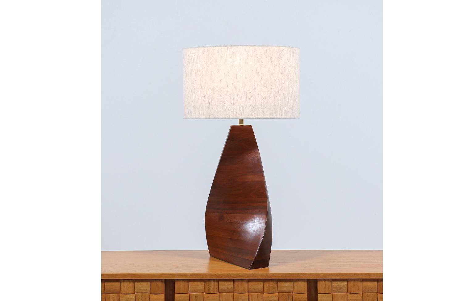 Brass Mid-Century Modern Sculpted Swirl Walnut Table Lamp