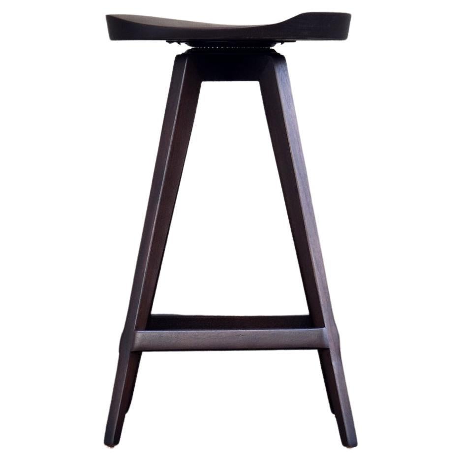 Mid-Century Modern Sculpted Swiveling Tractor Seat Stool, Espresso Walnut For Sale