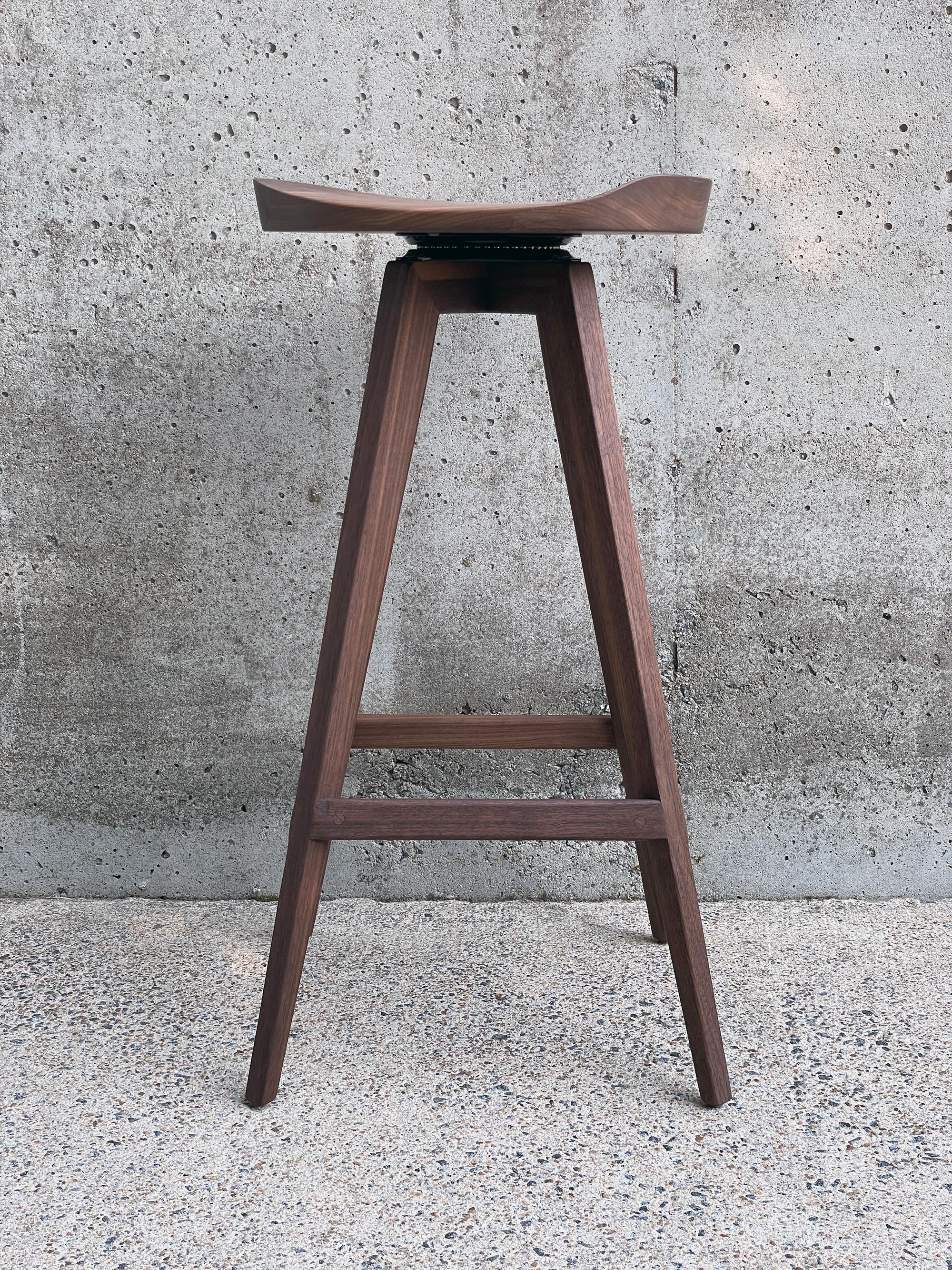 American Mid-Century Modern Sculpted Swiveling Tractor Seat Stool For Sale
