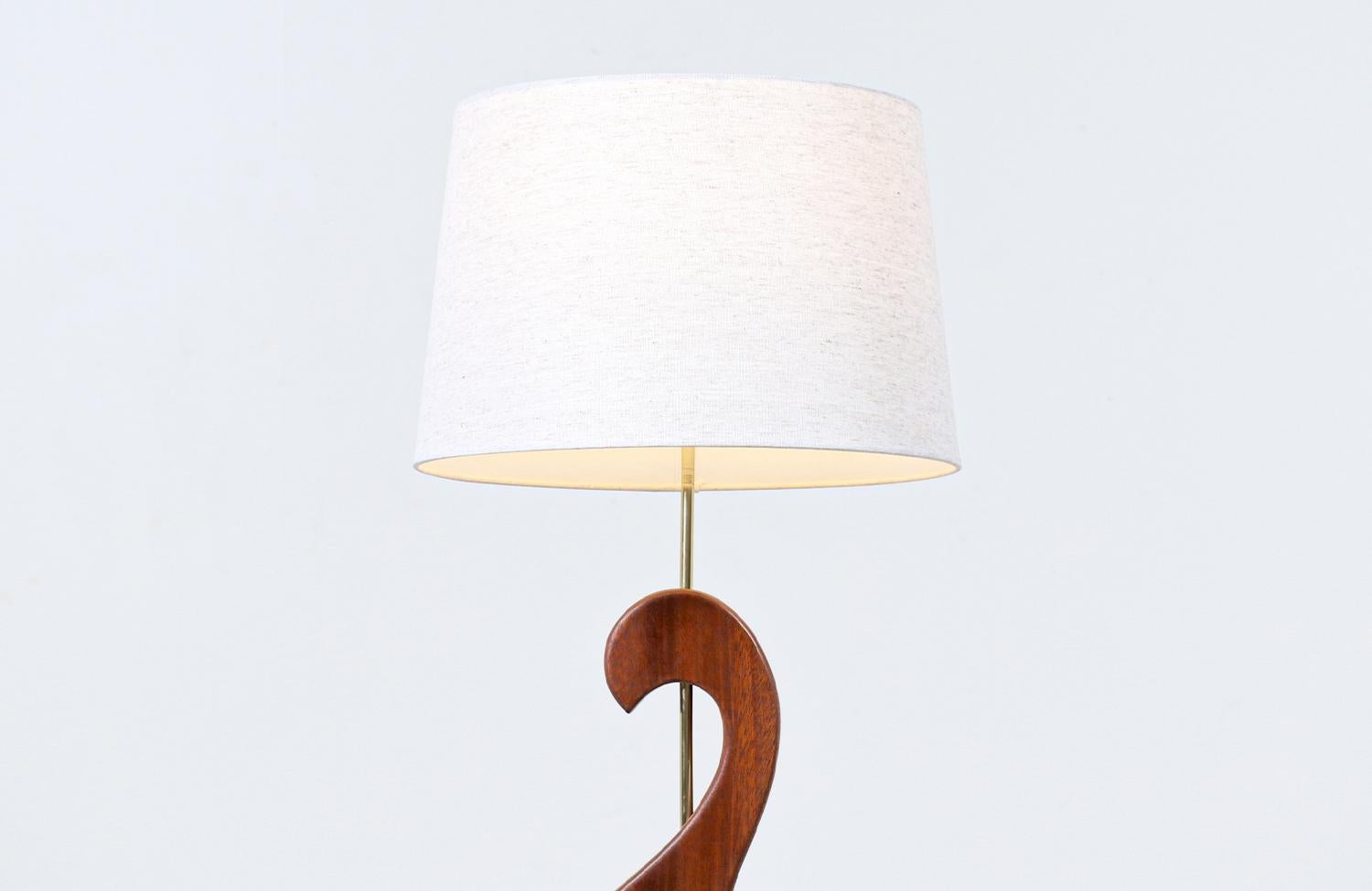 American Expertly Restored - Mid-Century Modern Sculpted Teak Swan Style Table Lamp For Sale