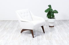 Sapientemente restaurata - Sedia da salotto in teak scolpito e trapuntato della modernità di metà secolo