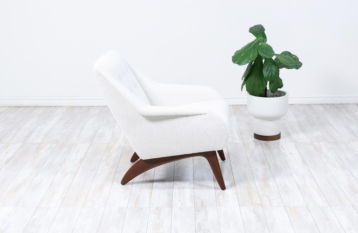 Fachmännisch restauriert - Mid-Century Modern-Sessel aus Teakholz und getuftetem Loungesessel (Moderne der Mitte des Jahrhunderts) im Angebot