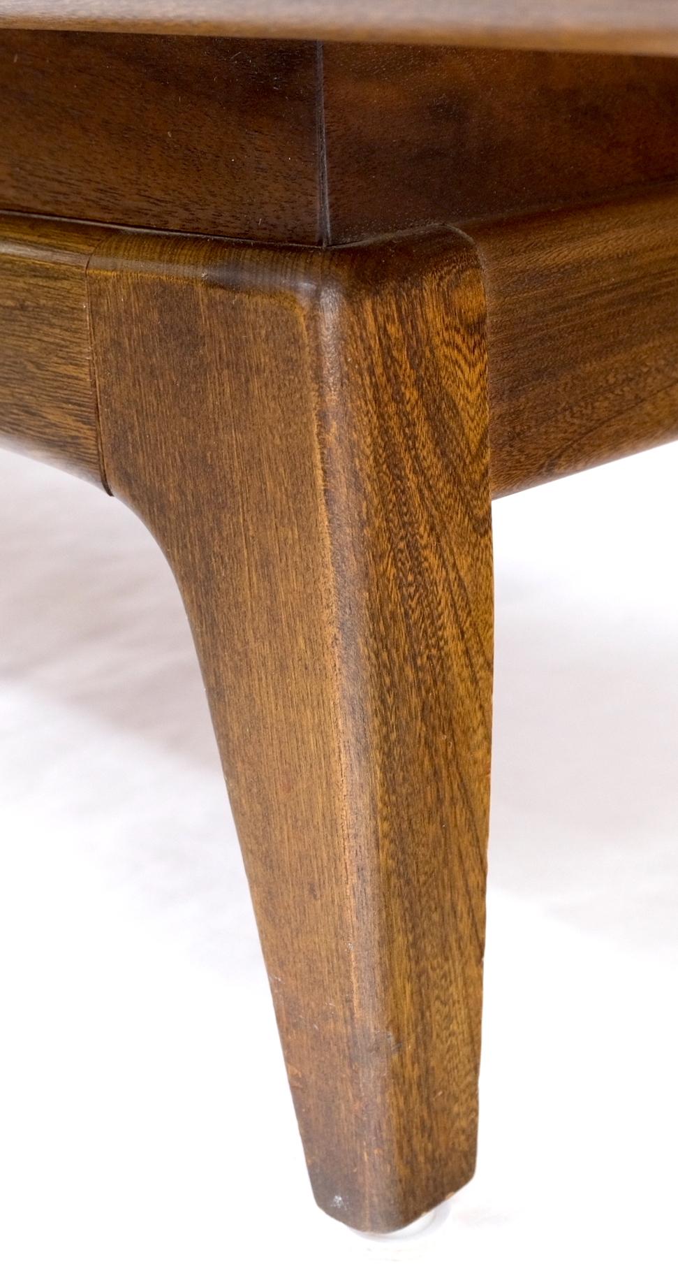 Moderne Kommode aus Nussbaumholz mit 9 Diamanten an der Vorderseite, Mint, Mid-Century Modern (Lackiert) im Angebot
