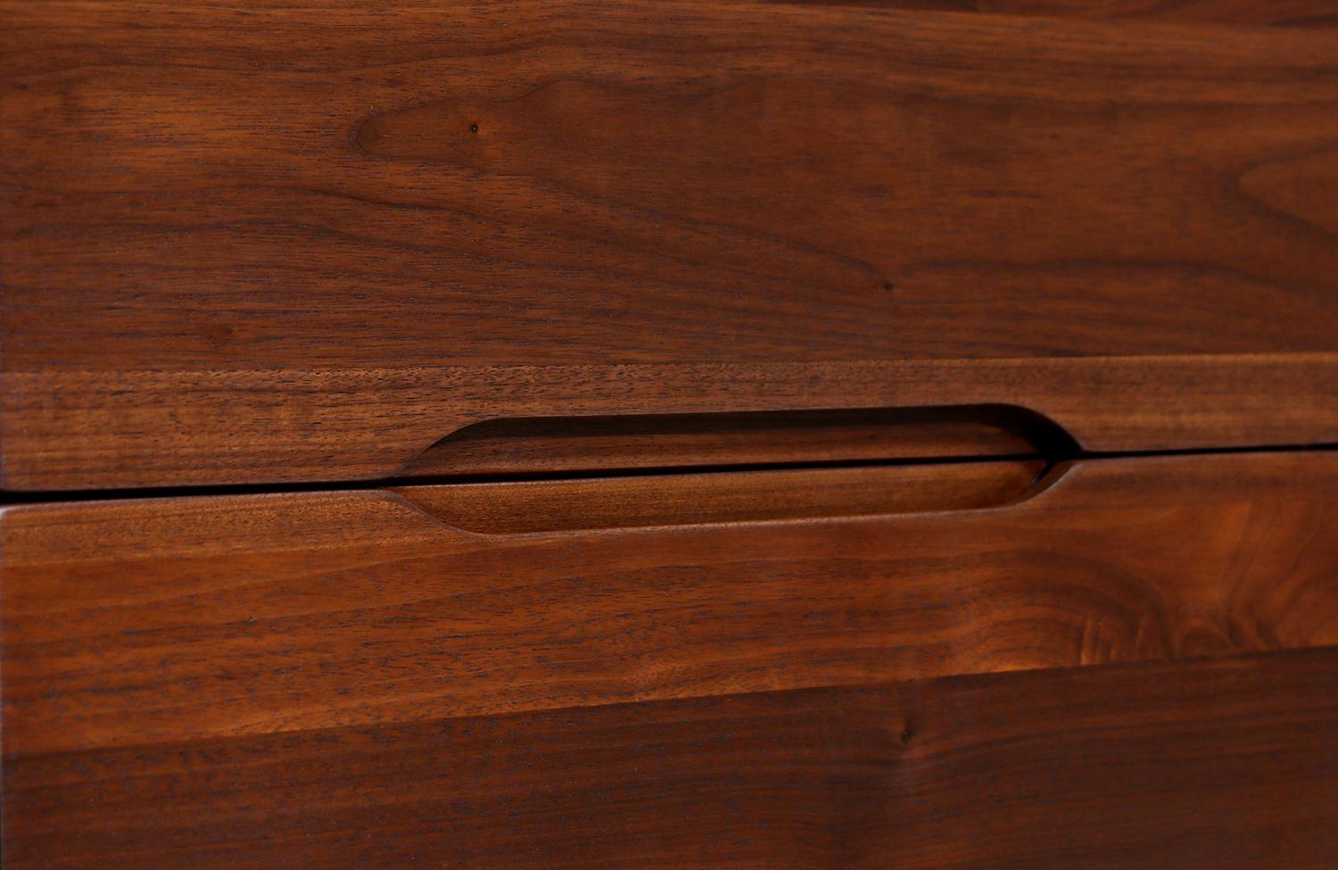 Mid-Century Modern Sculpted Walnut 9-Drawer Dresser 5