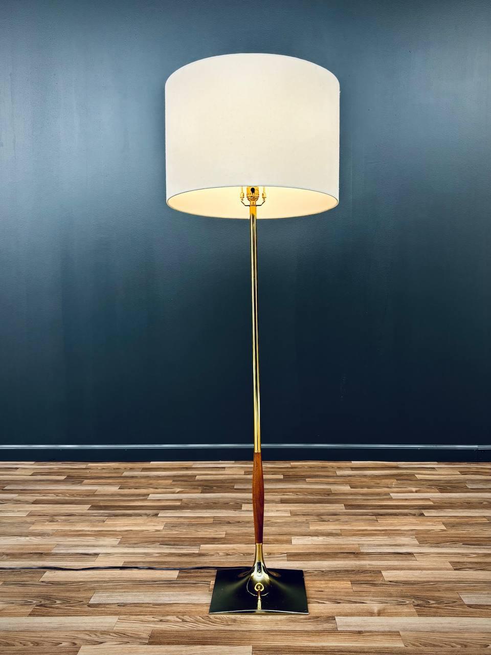 American Mid-Century Modern Sculpted Walnut & Brass Floor Lamp by Laurel For Sale