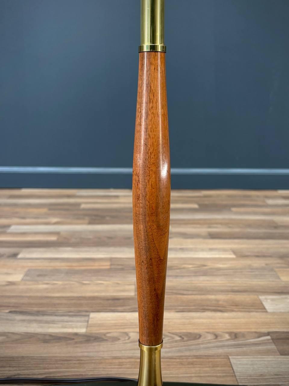Mid-Century Modern Sculpted Walnut & Brass Floor Lamp by Laurel For Sale 4