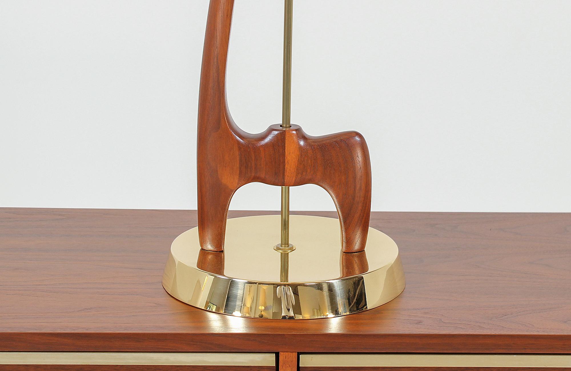 Mid-Century Modern Sculpted Walnut and Brass Table Lamps 5