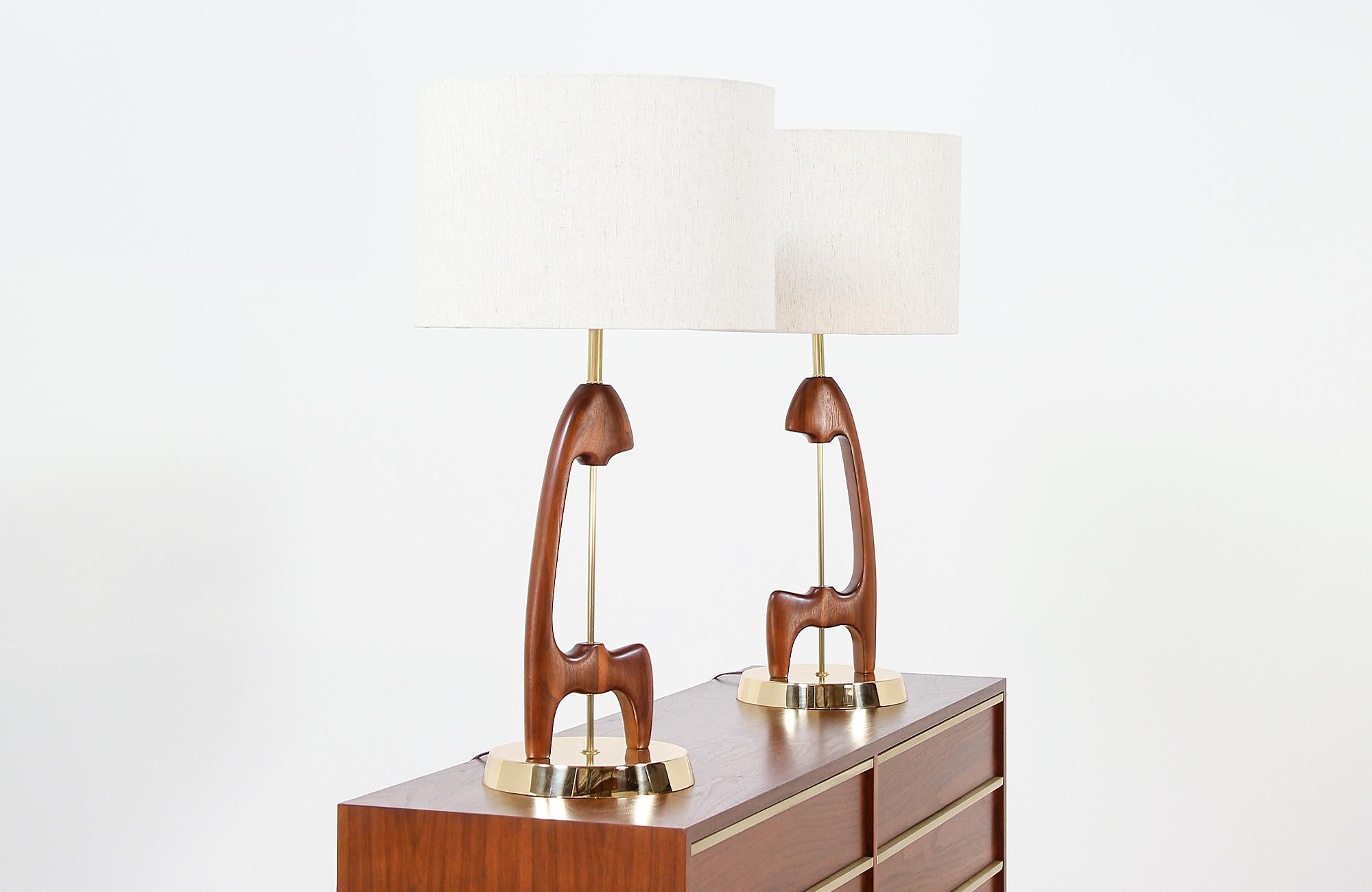 Mid-Century Modern Sculpted Walnut and Brass Table Lamps 10