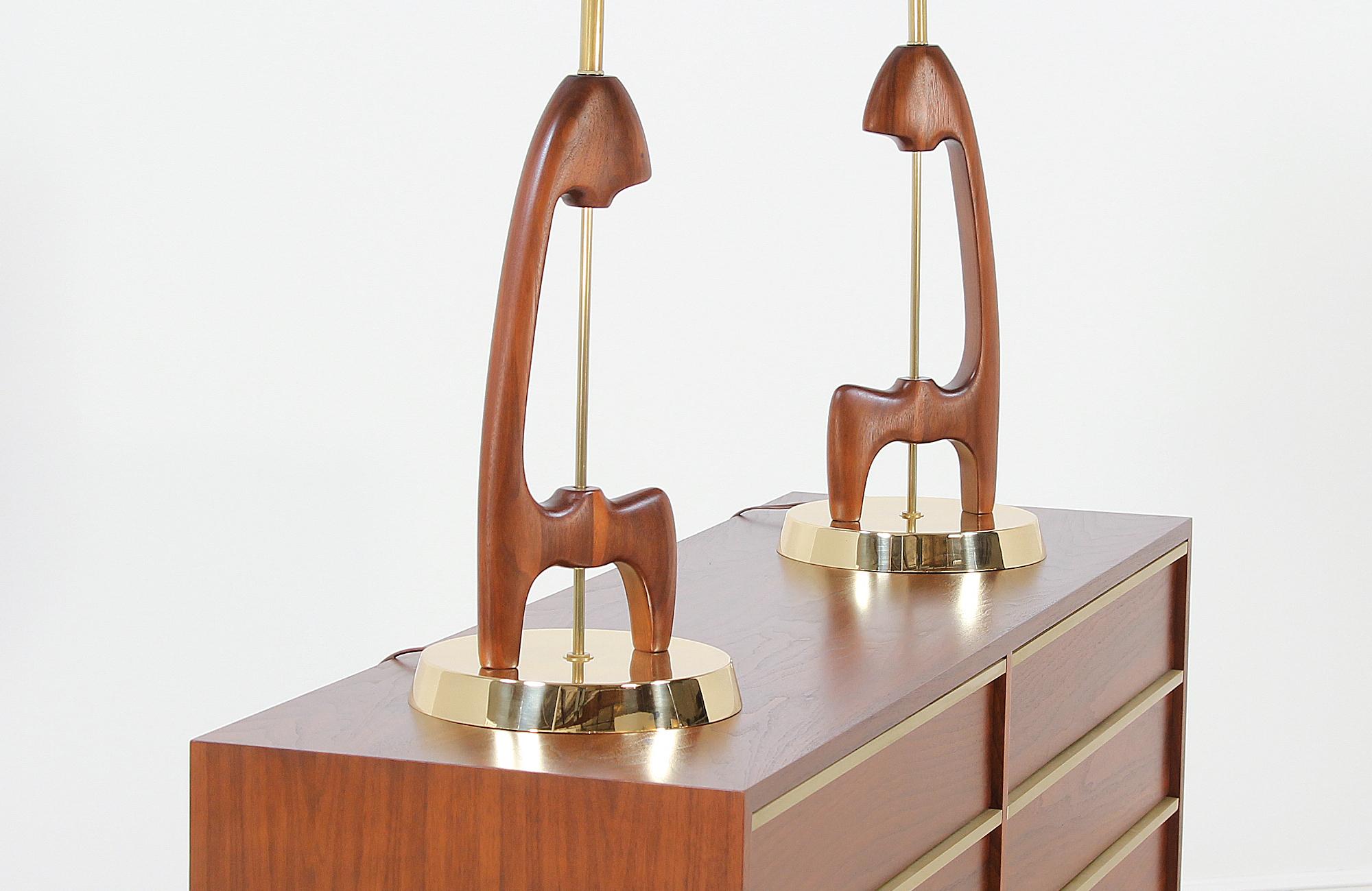 Mid-Century Modern Sculpted Walnut and Brass Table Lamps 11