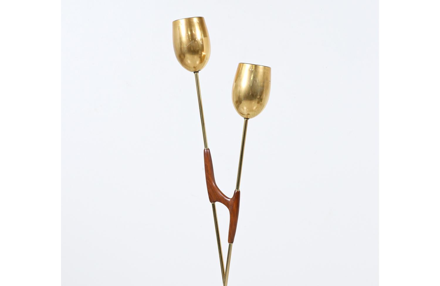 American Mid-Century Modern Sculpted Walnut & Brass Torchier Floor Lamp For Sale