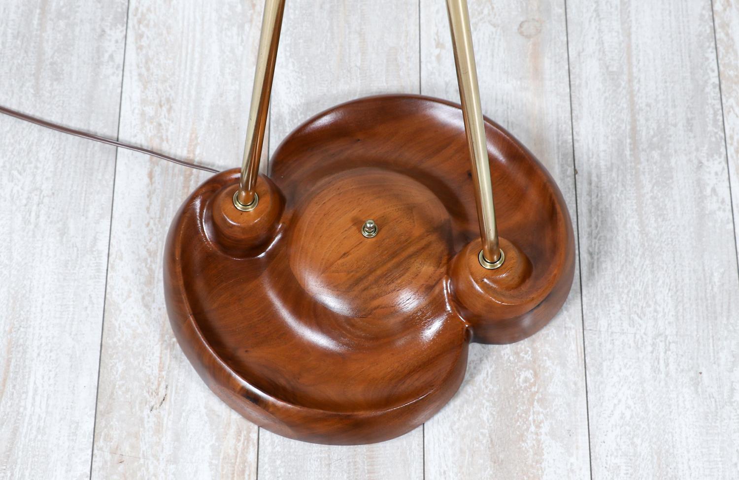 Mid-Century Modern Sculpted Walnut & Brass Torchier Floor Lamp For Sale 1