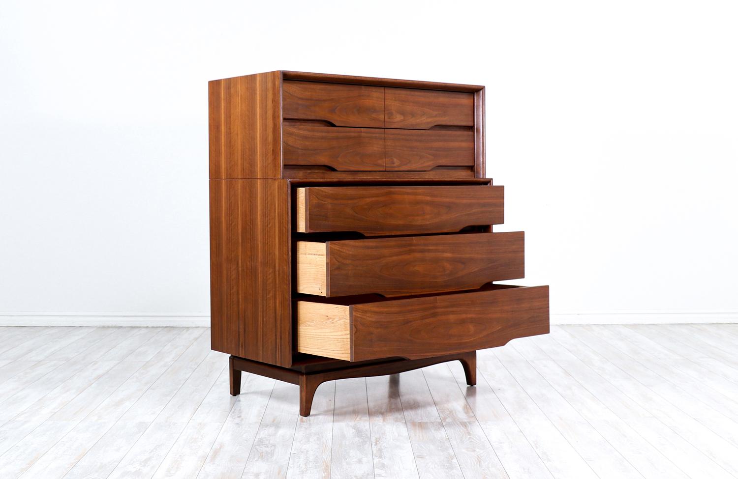 Mid-Century Modern Sculpted Walnut Chest of Drawers In Excellent Condition In Los Angeles, CA
