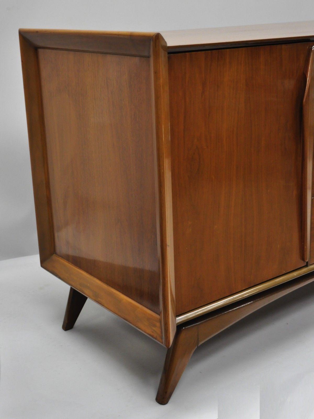 Mid-Century Modern Sculpted Walnut Credenza Long Dresser Chest of Drawers 4