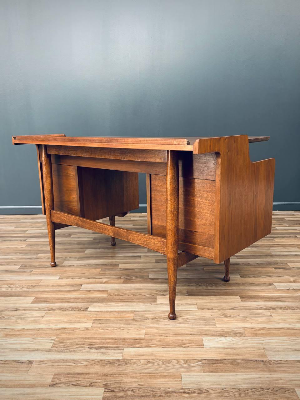 Mid-Century Modern Sculpted Walnut Desk by Hooker For Sale 3