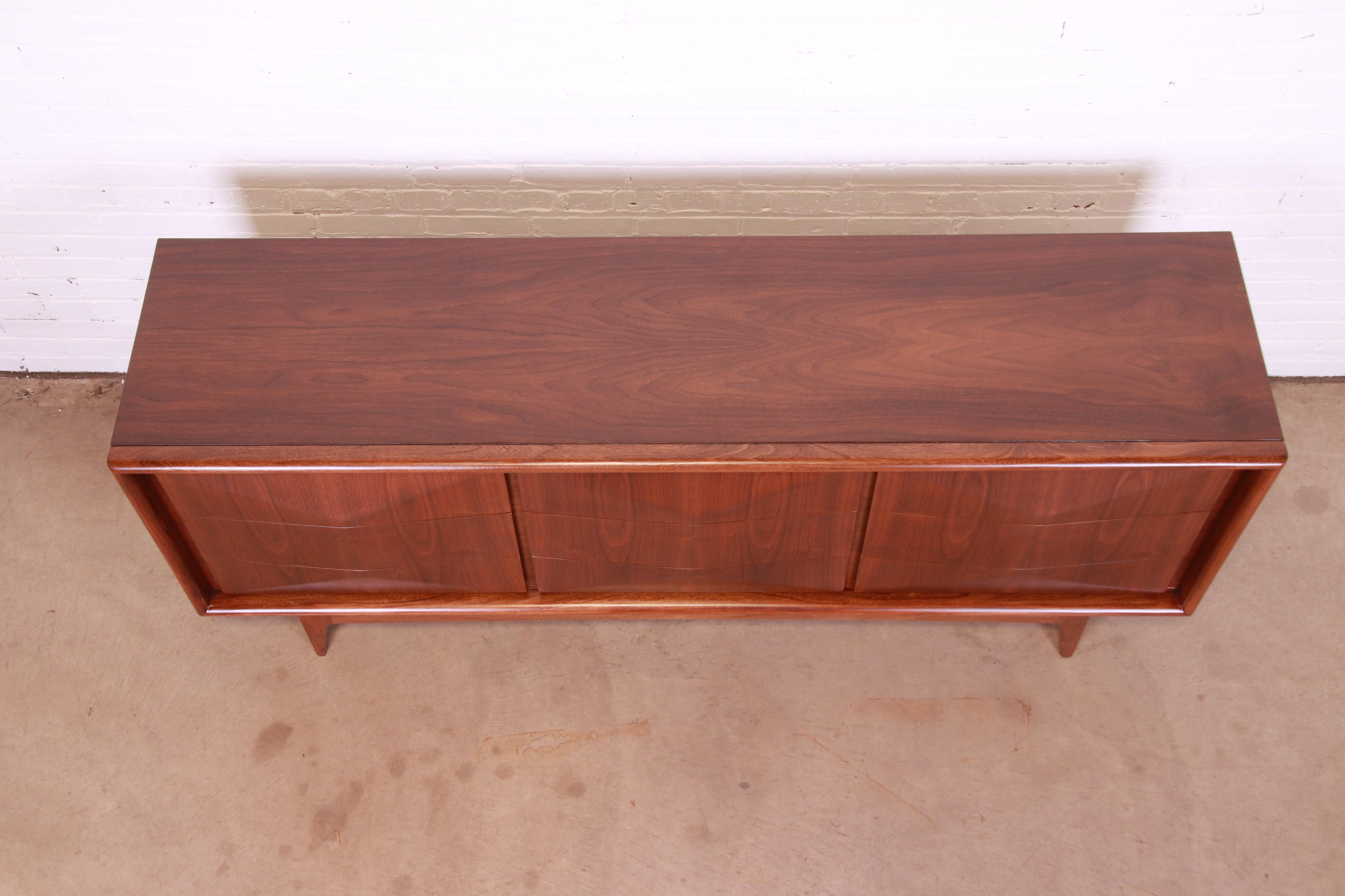 Mid-Century Modern Sculpted Walnut Diamond Front Dresser by United, Refinished 4