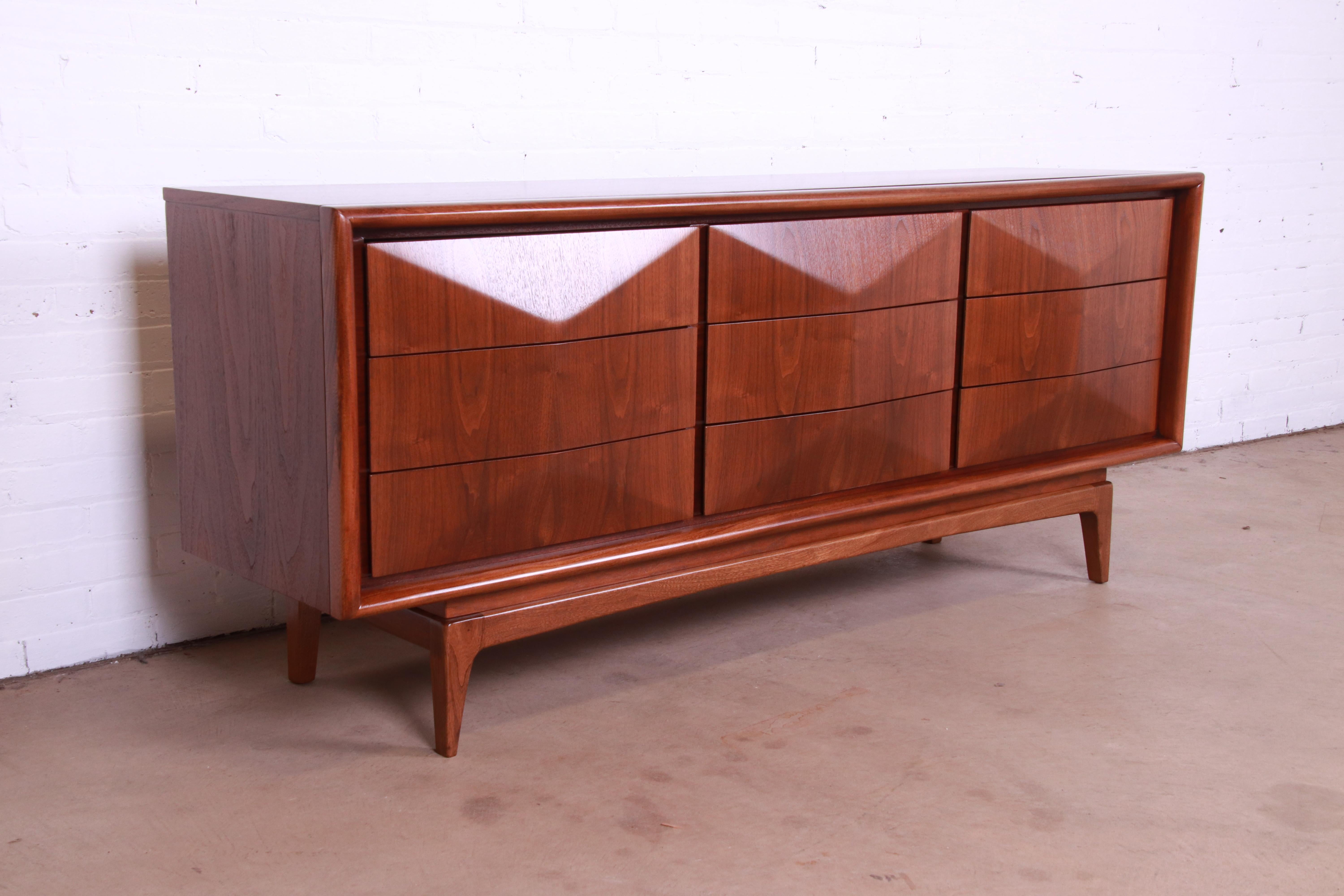 Mid-20th Century Mid-Century Modern Sculpted Walnut Diamond Front Dresser by United, Refinished