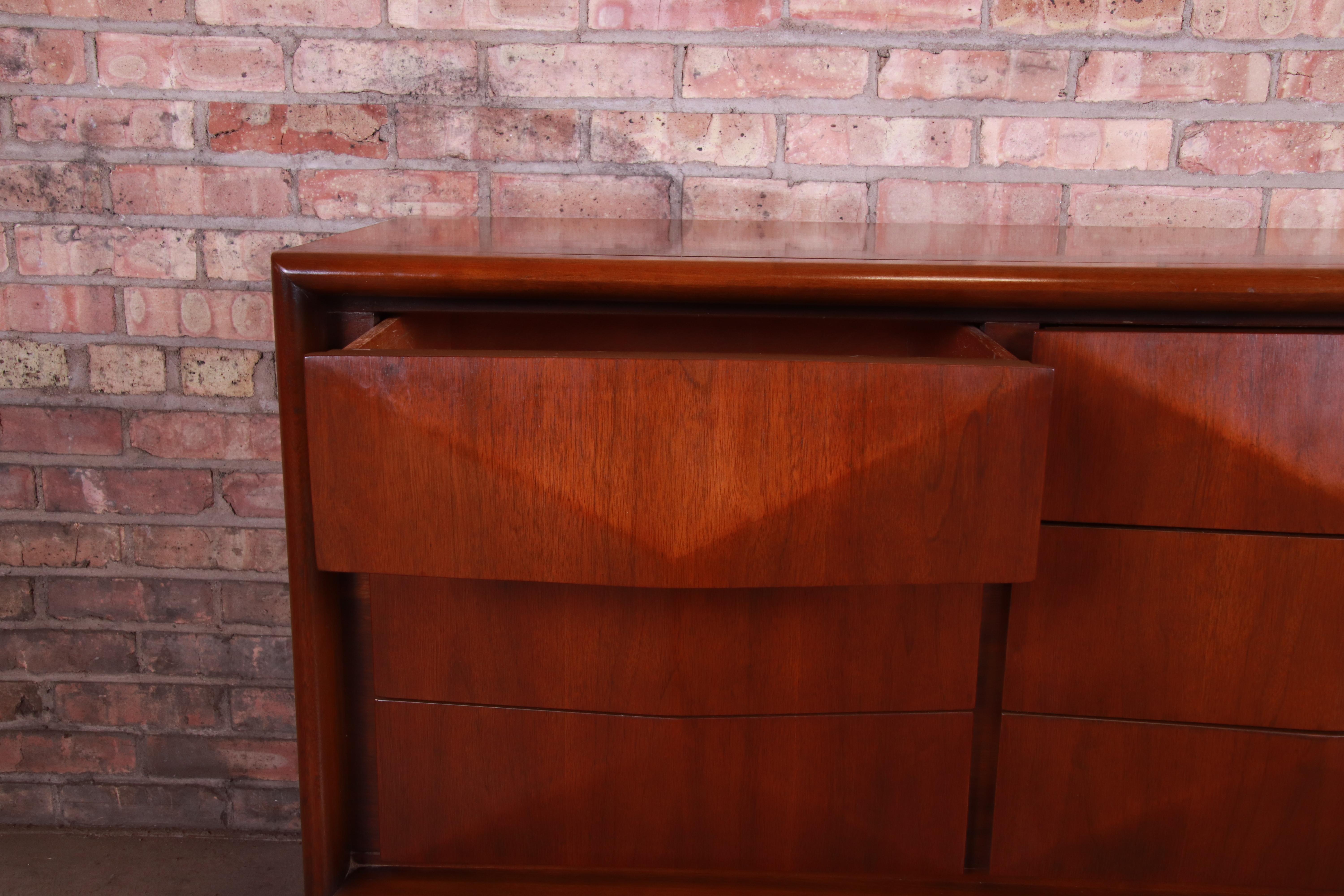 Mid-Century Modern Sculpted Walnut Diamond Front Dresser or Credenza by United 6