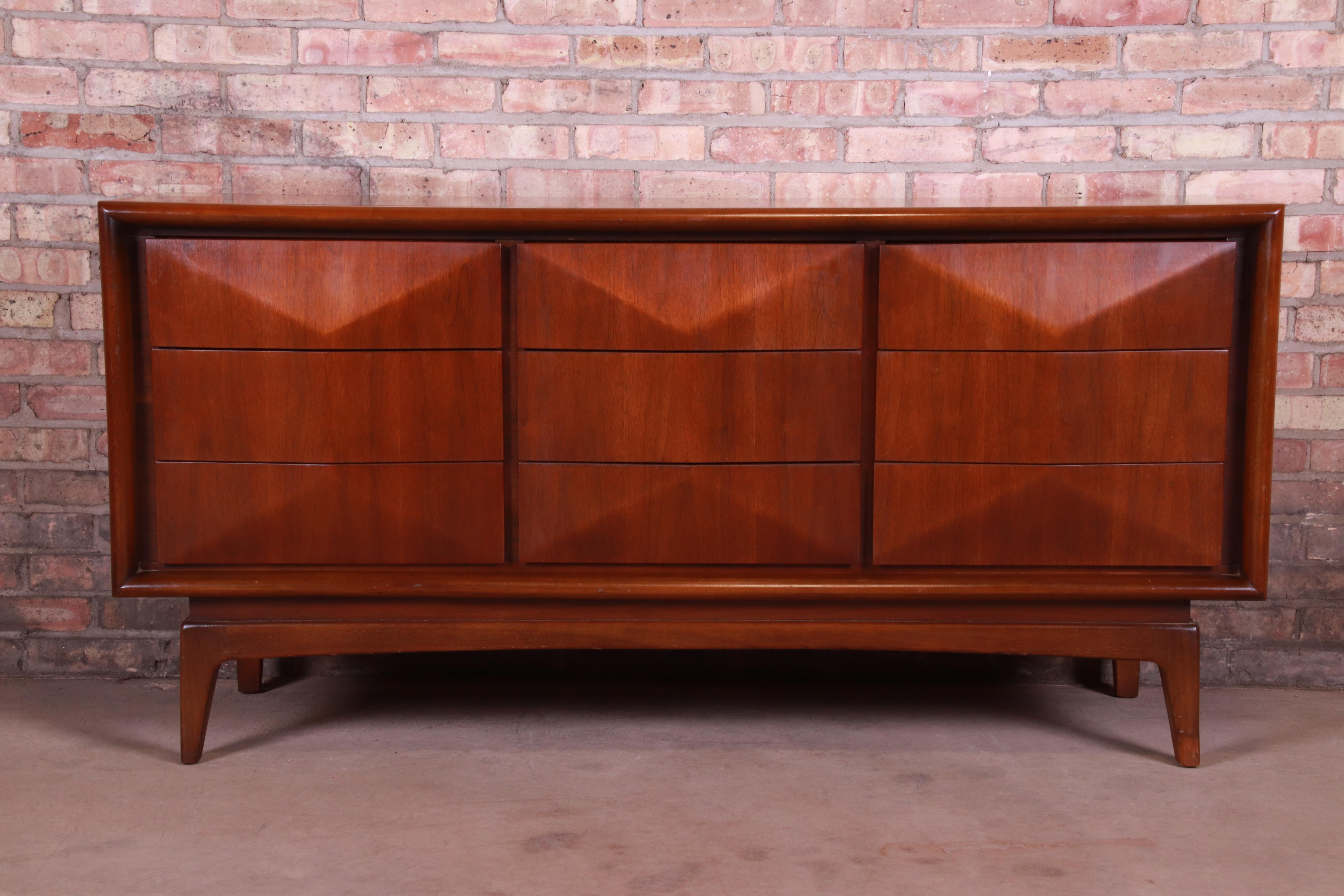 Mid-Century Modern Sculpted Walnut Diamond Front Dresser or Credenza by United In Good Condition In South Bend, IN