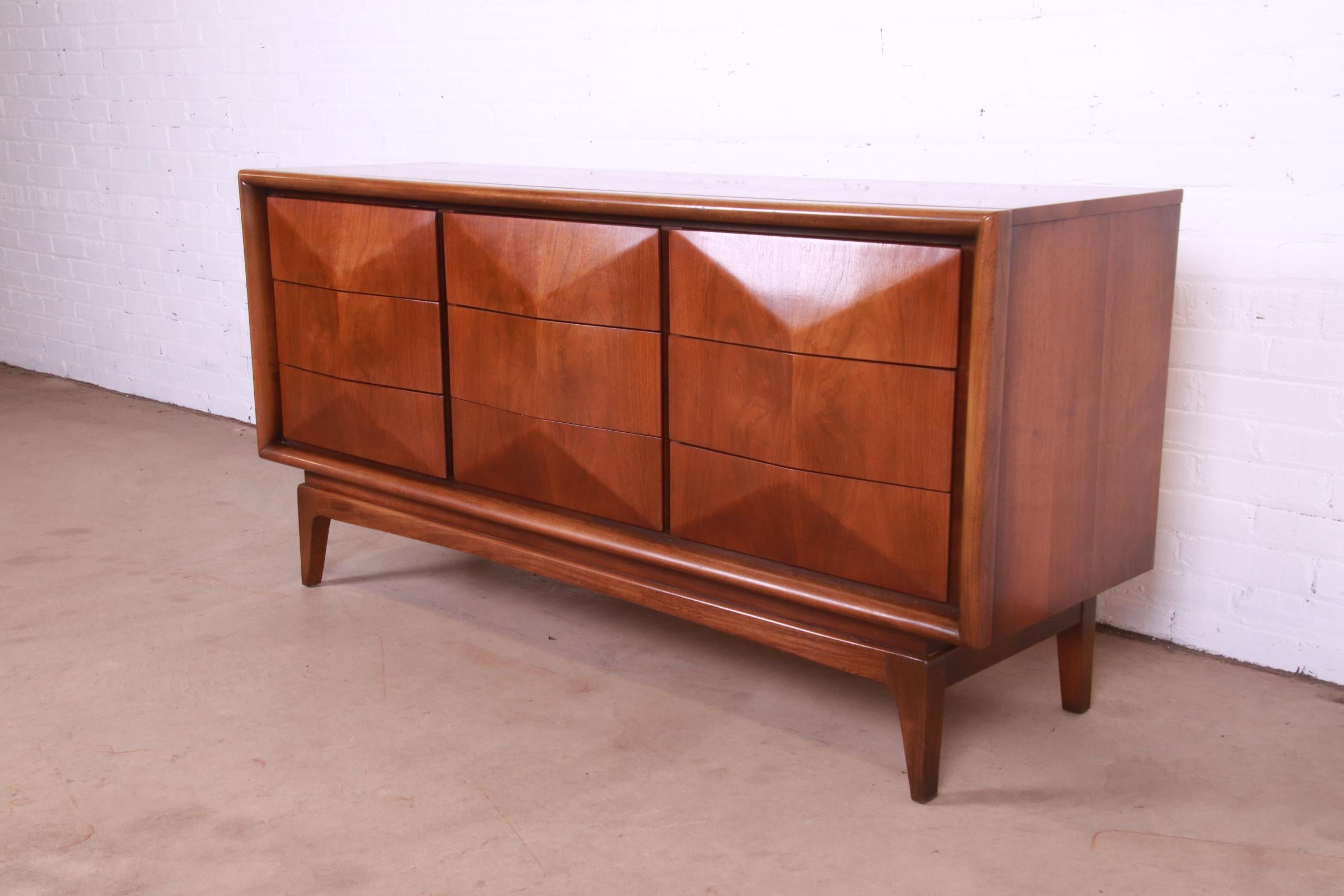 Mid-Century Modern Sculpted Walnut Diamond Front Dresser or Credenza by United In Good Condition In South Bend, IN