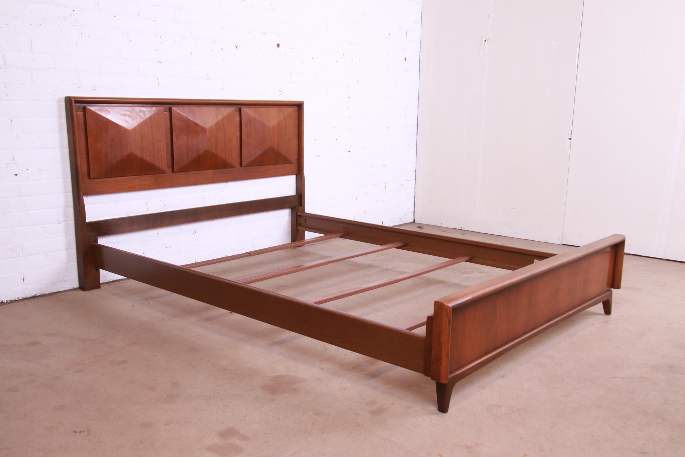 Mid-Century Modern Sculpted Walnut Diamond Front Full Size Bed by United 2