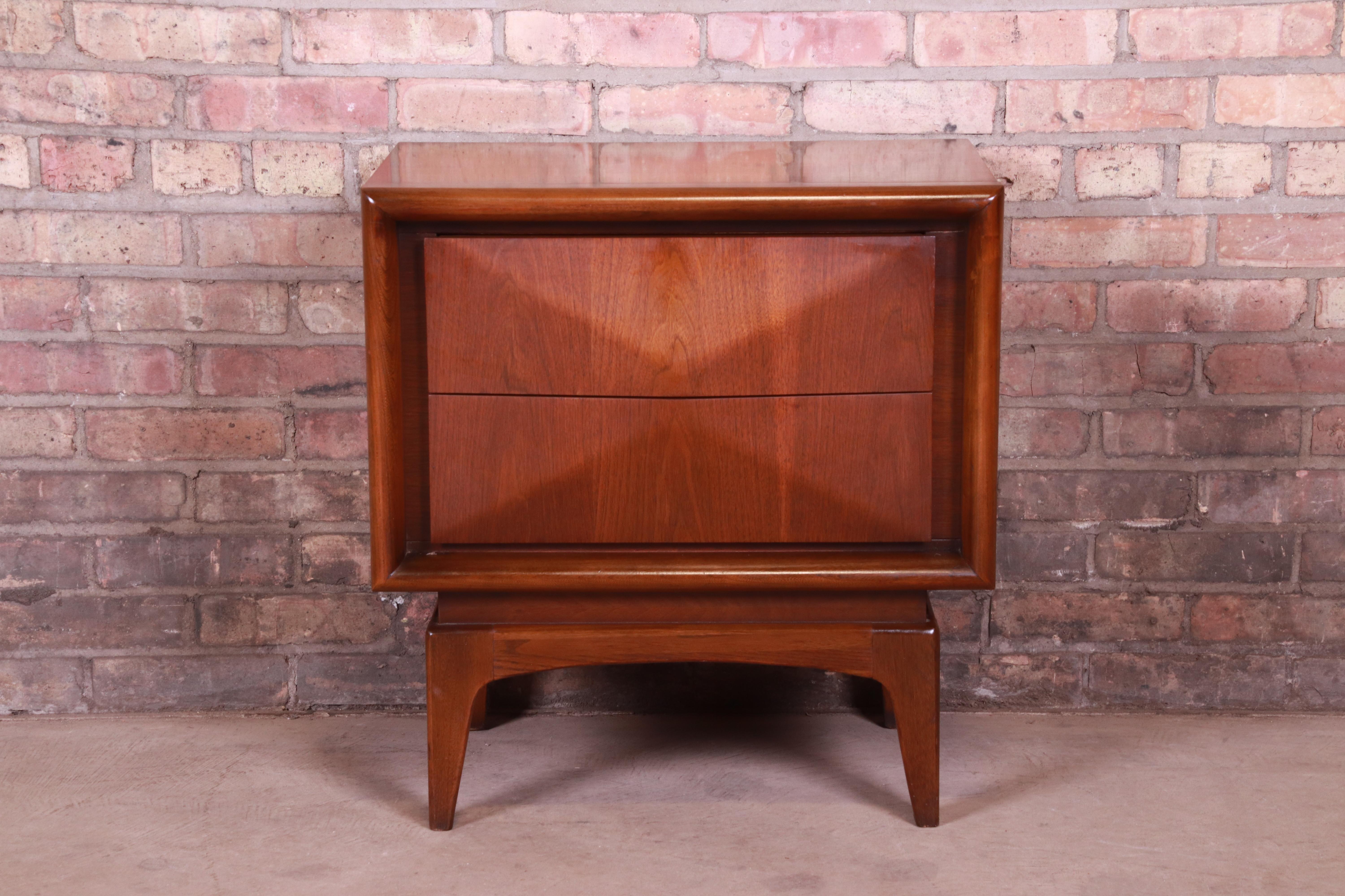 American Mid-Century Modern Sculpted Walnut Diamond Front Nightstand by United, 1960s