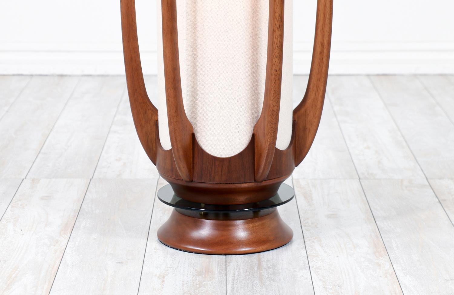 Mid-Century Modern Sculpted Walnut Floor Lamp by Modeline of California In Excellent Condition In Los Angeles, CA
