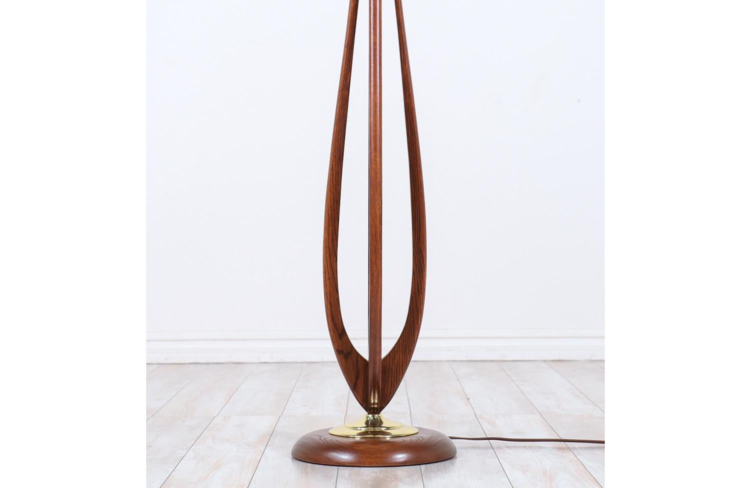 Mid-Century Modern Sculpted Walnut Floor Lamp with Brass Accents 4