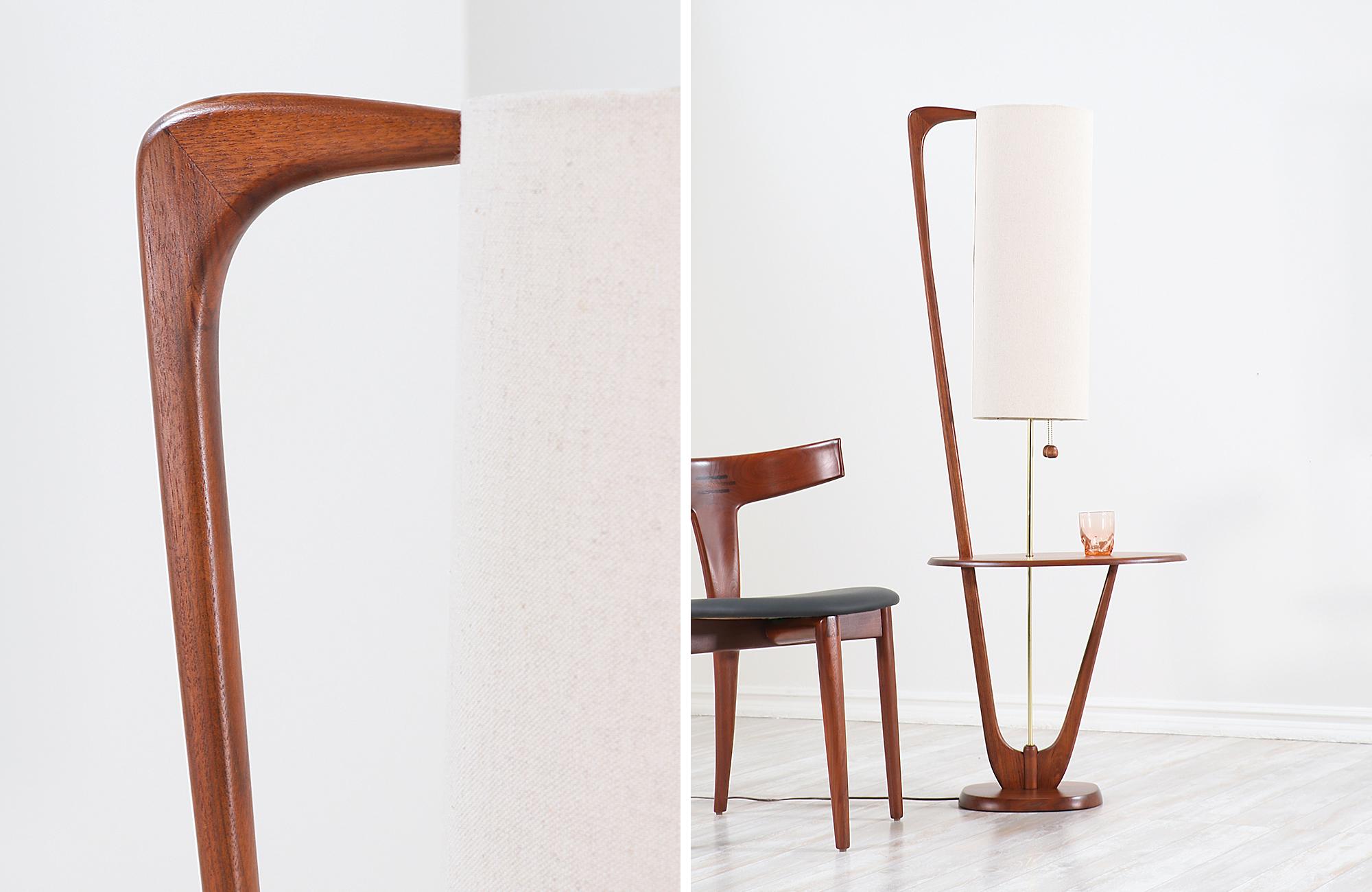 Mid-20th Century Mid-Century Modern Sculpted Walnut Floor Lamp with Side Table