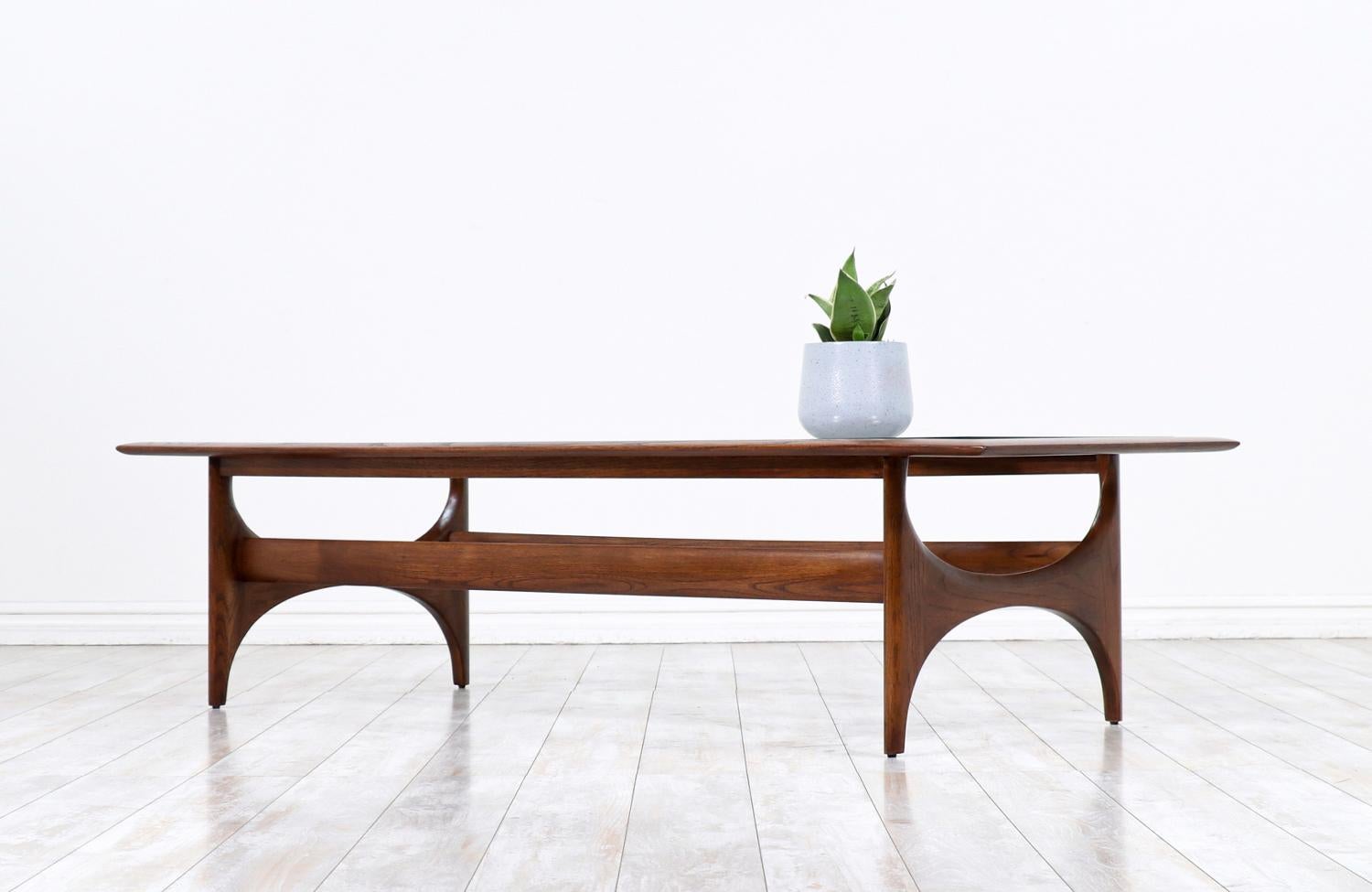 Mid-Century Modern Sculpted Walnut & Glass Coffee Table by Lane Furniture In Excellent Condition In Los Angeles, CA