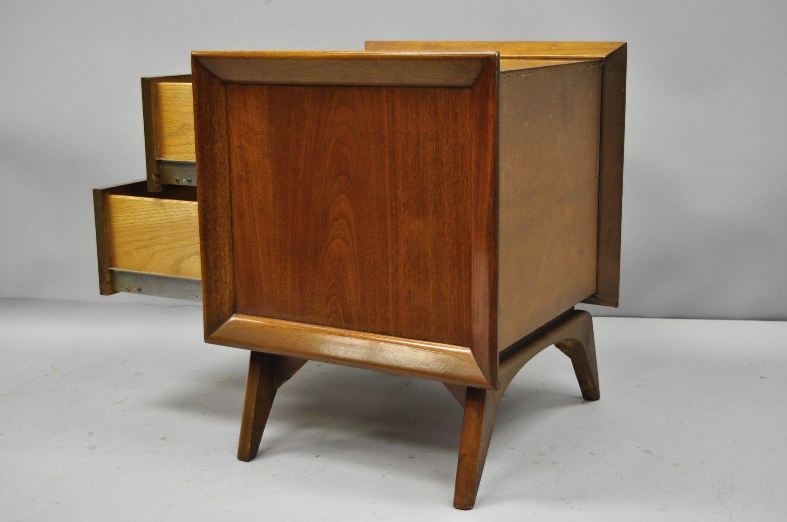 Mid-Century Modern Sculpted Walnut Nightstands a Pair 3