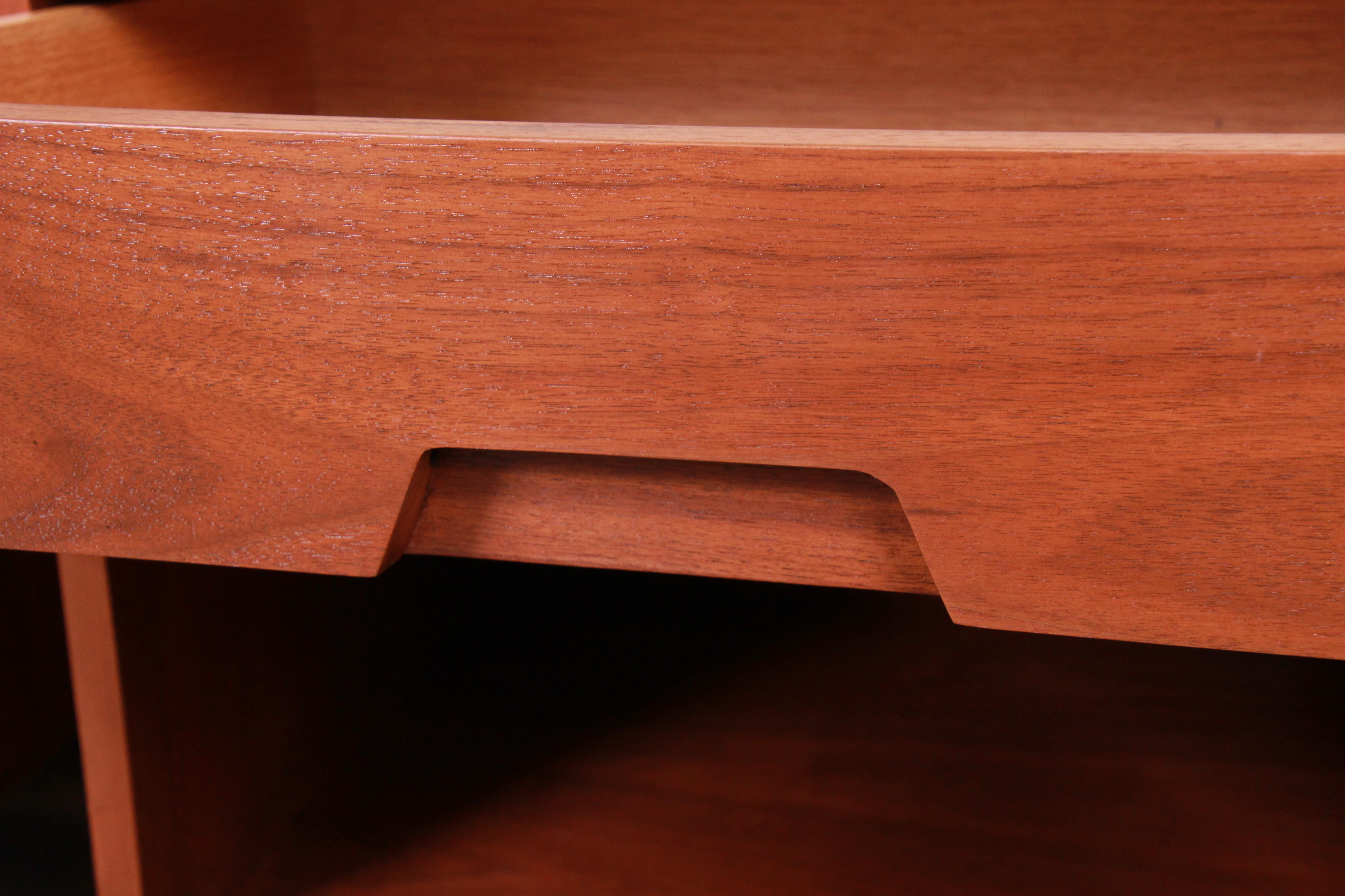 Mid-Century Modern Sculpted Walnut Nightstands by Bethlehem Furniture, Restored For Sale 6