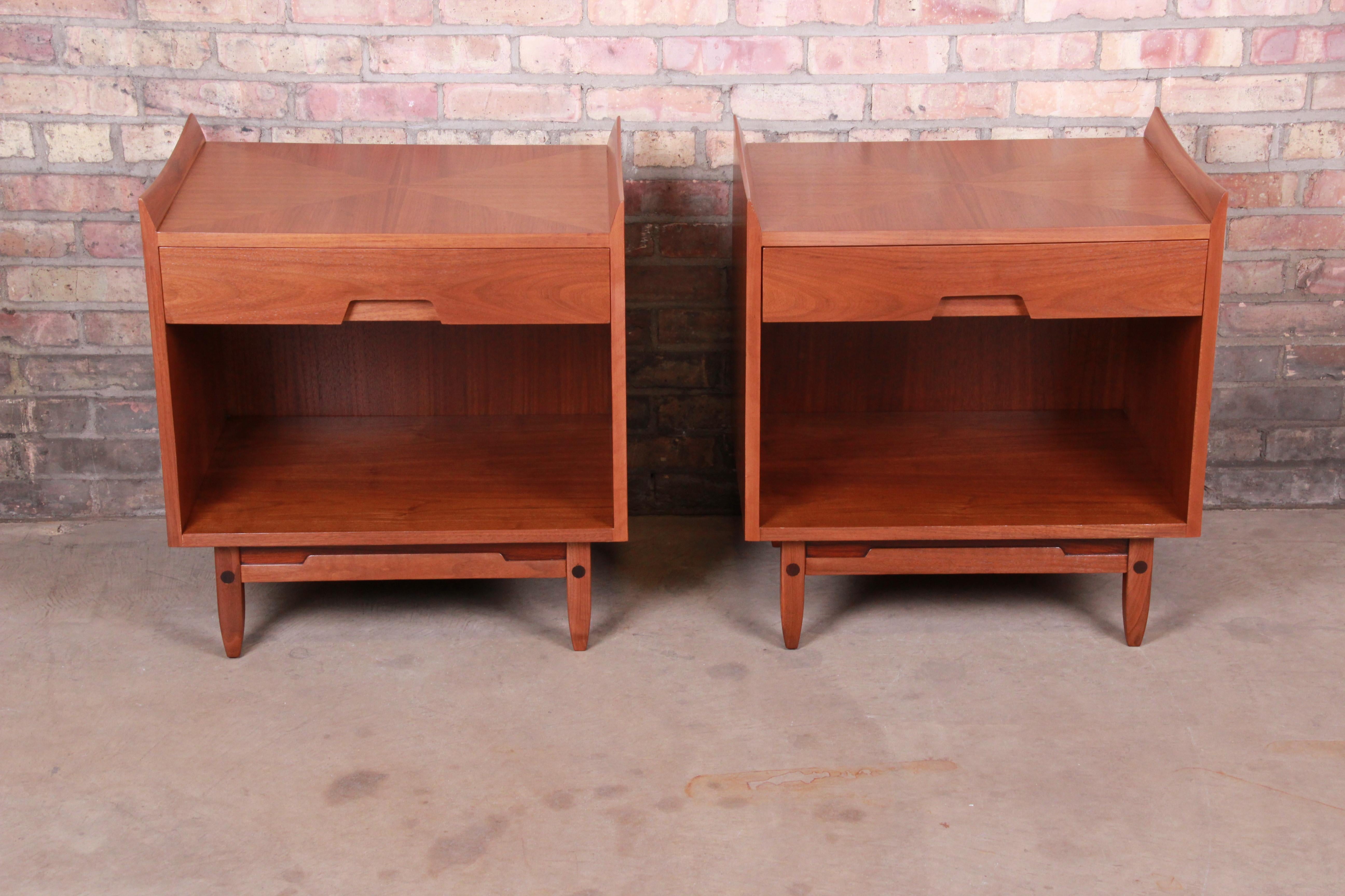 American Mid-Century Modern Sculpted Walnut Nightstands by Bethlehem Furniture, Restored For Sale