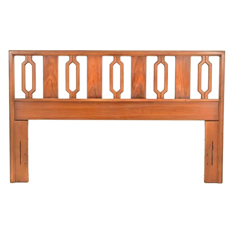 Mid-Century Modernes Kopfteil aus Nussbaumholz für Damen, 1960er Jahre im Angebot