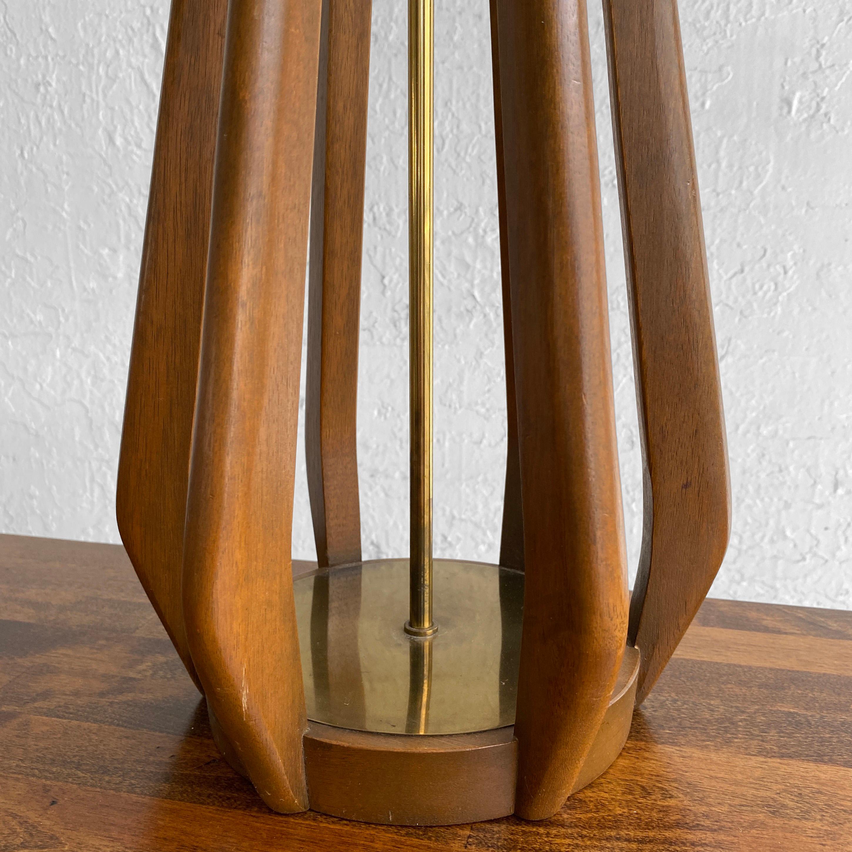 Lampe de bureau en noyer sculpté moderne mi-siècle moderne, par Modeline en vente 4
