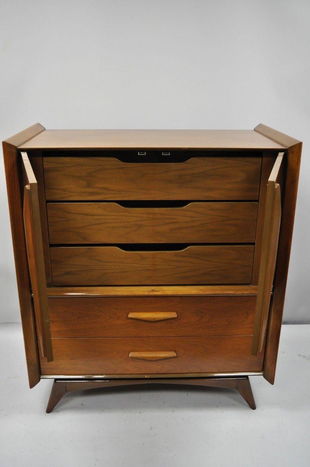 Mid-Century Modern Sculpted Walnut Tall Chest Dresser In Good Condition In Philadelphia, PA
