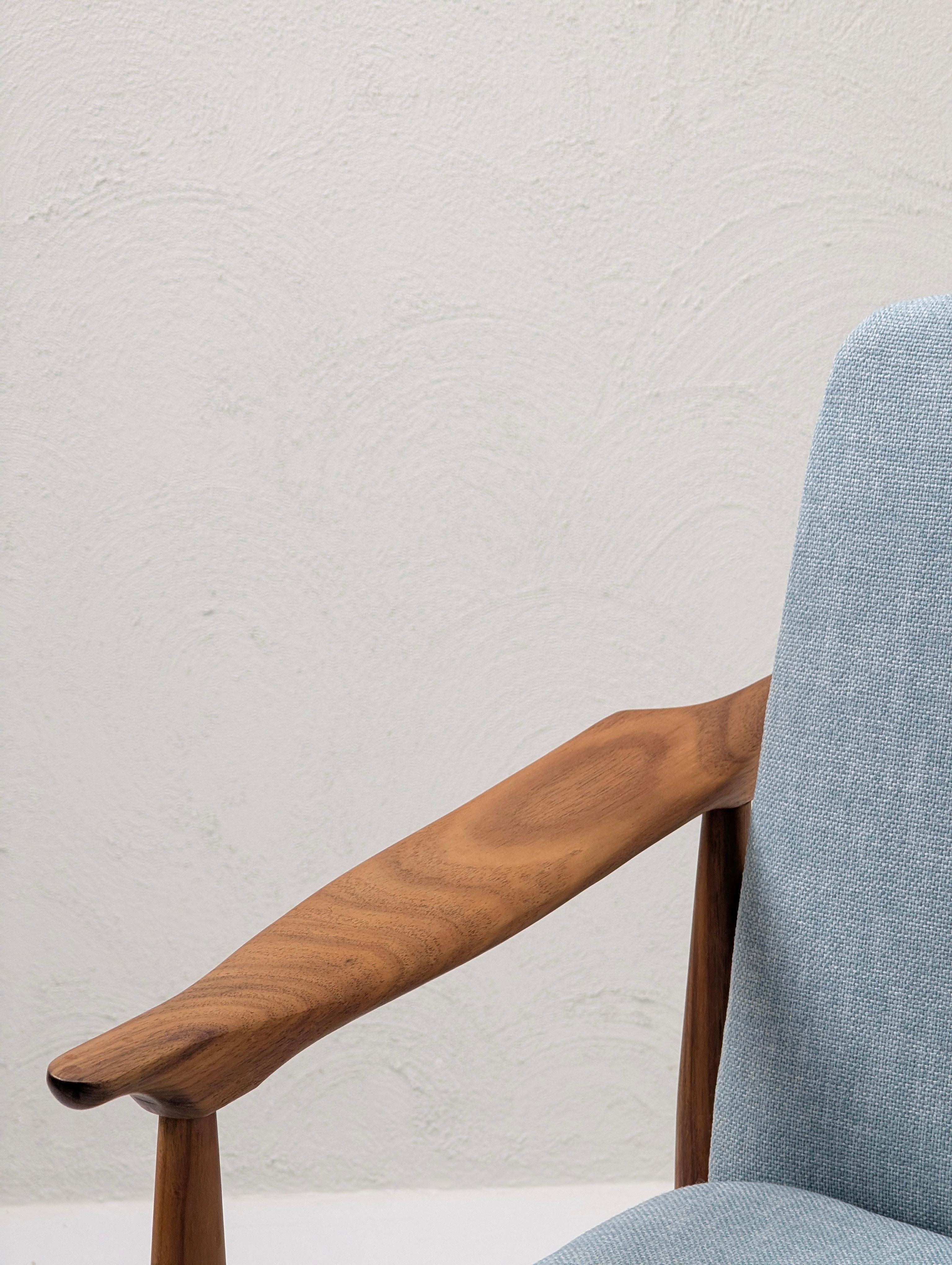 Moderner skulpturaler Sessel von Burgess aus Teakholz und Schwarzholz, um 1960 im Angebot 5