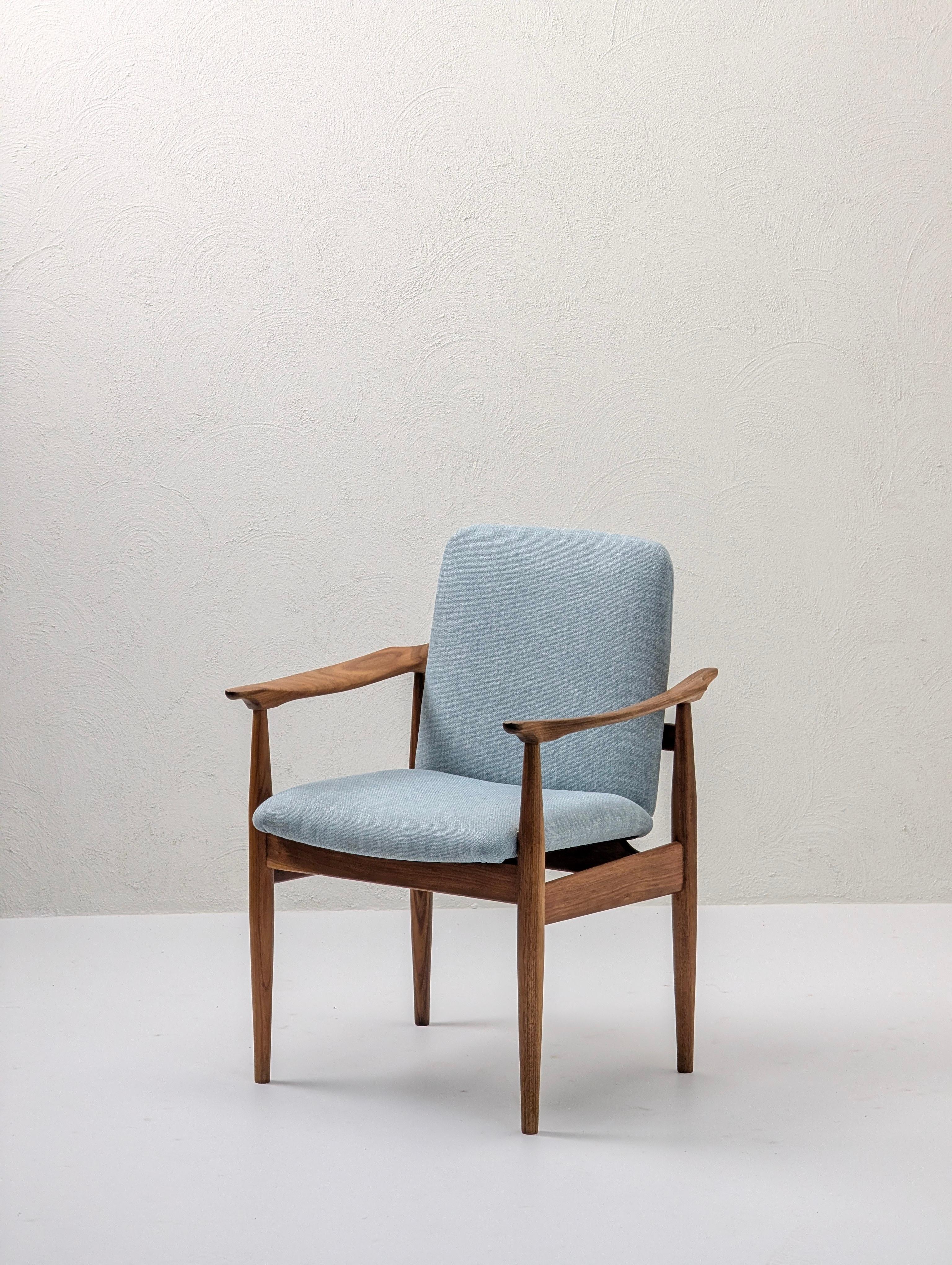 Moderner skulpturaler Sessel von Burgess aus Teakholz und Schwarzholz, um 1960 im Angebot 7