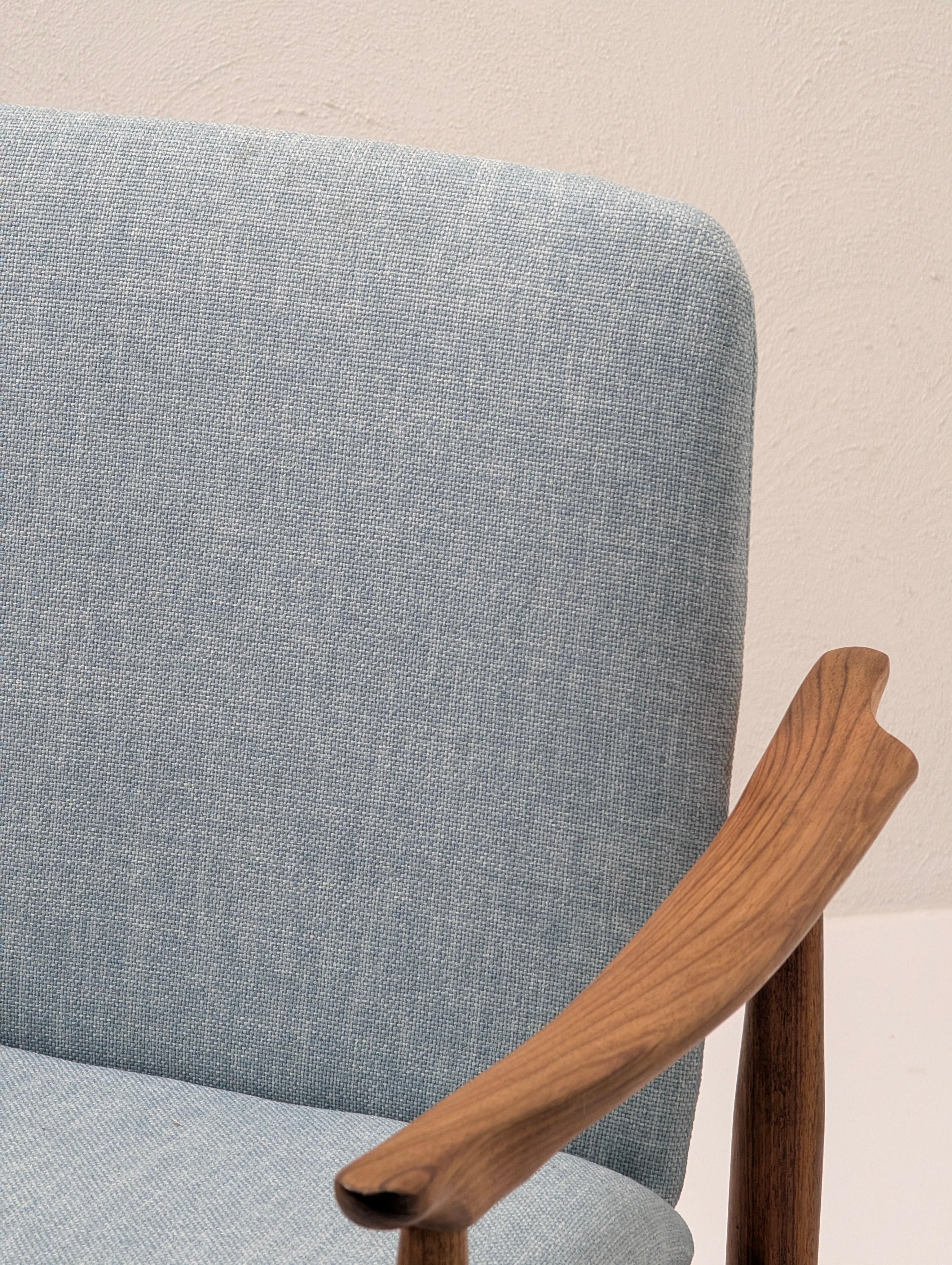 Moderner skulpturaler Sessel von Burgess aus Teakholz und Schwarzholz, um 1960 (Mitte des 20. Jahrhunderts) im Angebot