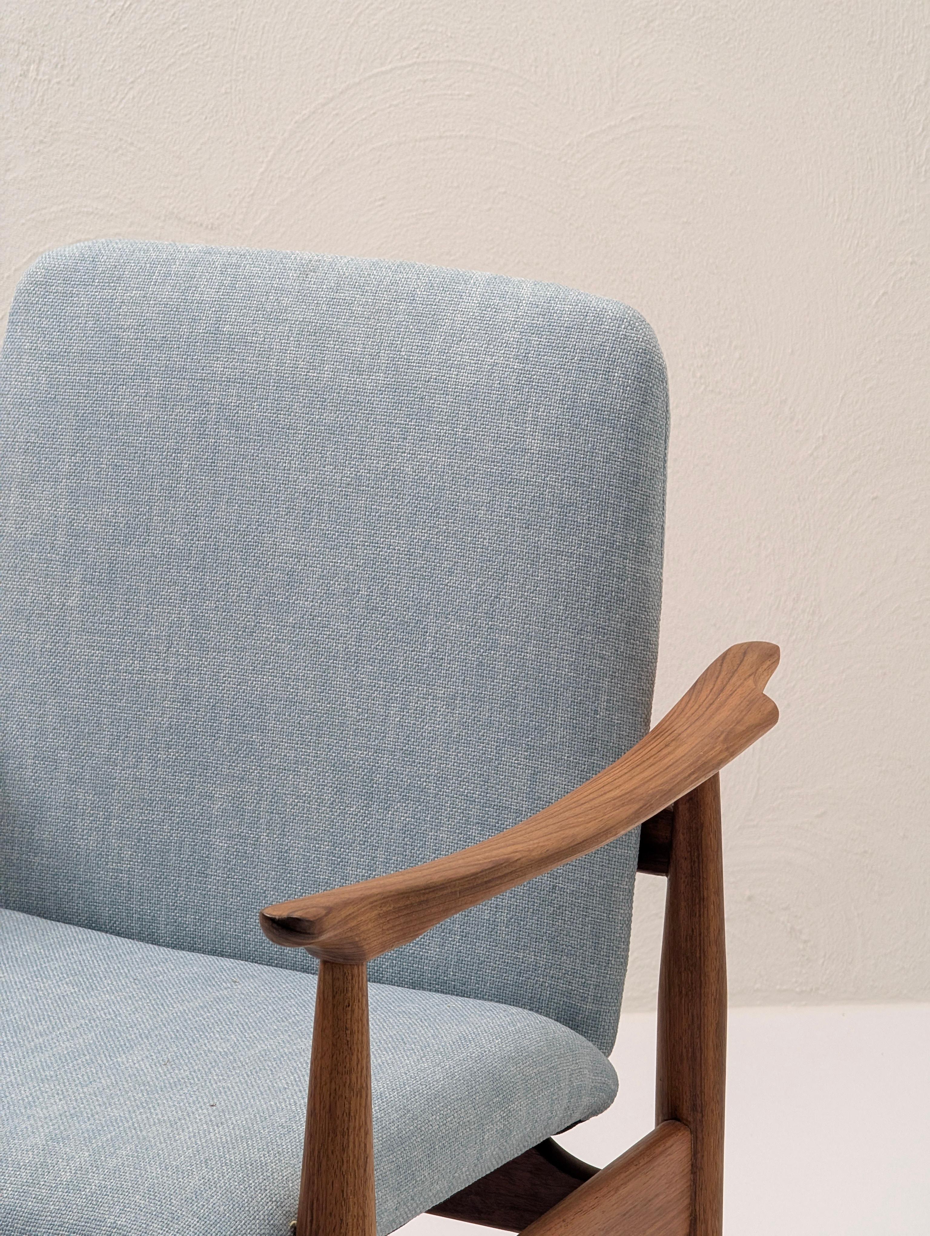 Moderner skulpturaler Sessel von Burgess aus Teakholz und Schwarzholz, um 1960 im Angebot 1