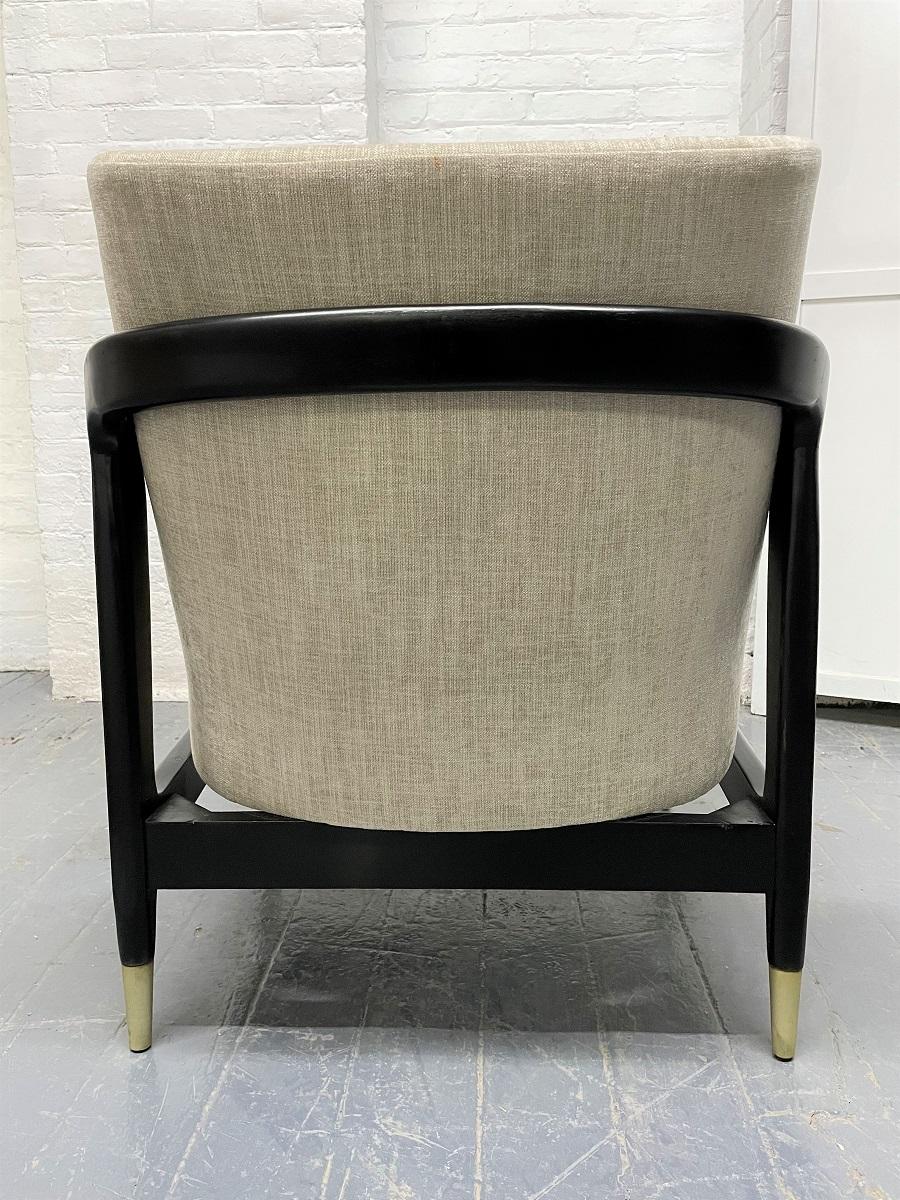 Moderner skulpturaler Sessel aus der Jahrhundertmitte im Zustand „Gut“ im Angebot in New York, NY