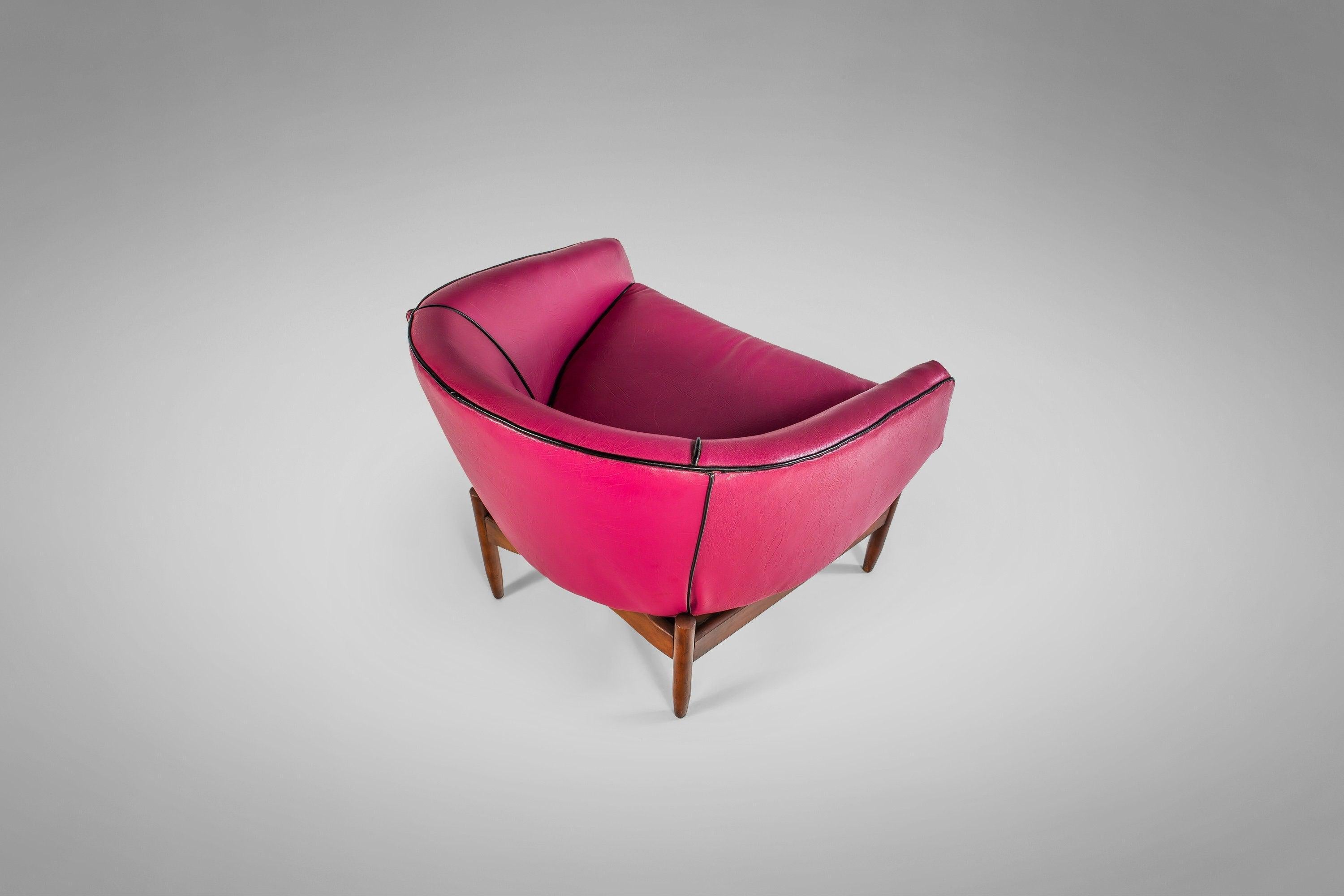American Mid Century Modern Sculptural Barrel Lounge Chair by Lawrence Peabody, c. 1960s For Sale