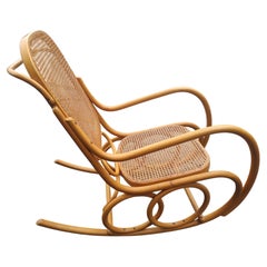 Mid-Century Modern Sculptural Beech Bentwood Rocking Chair Attributed to Thonet