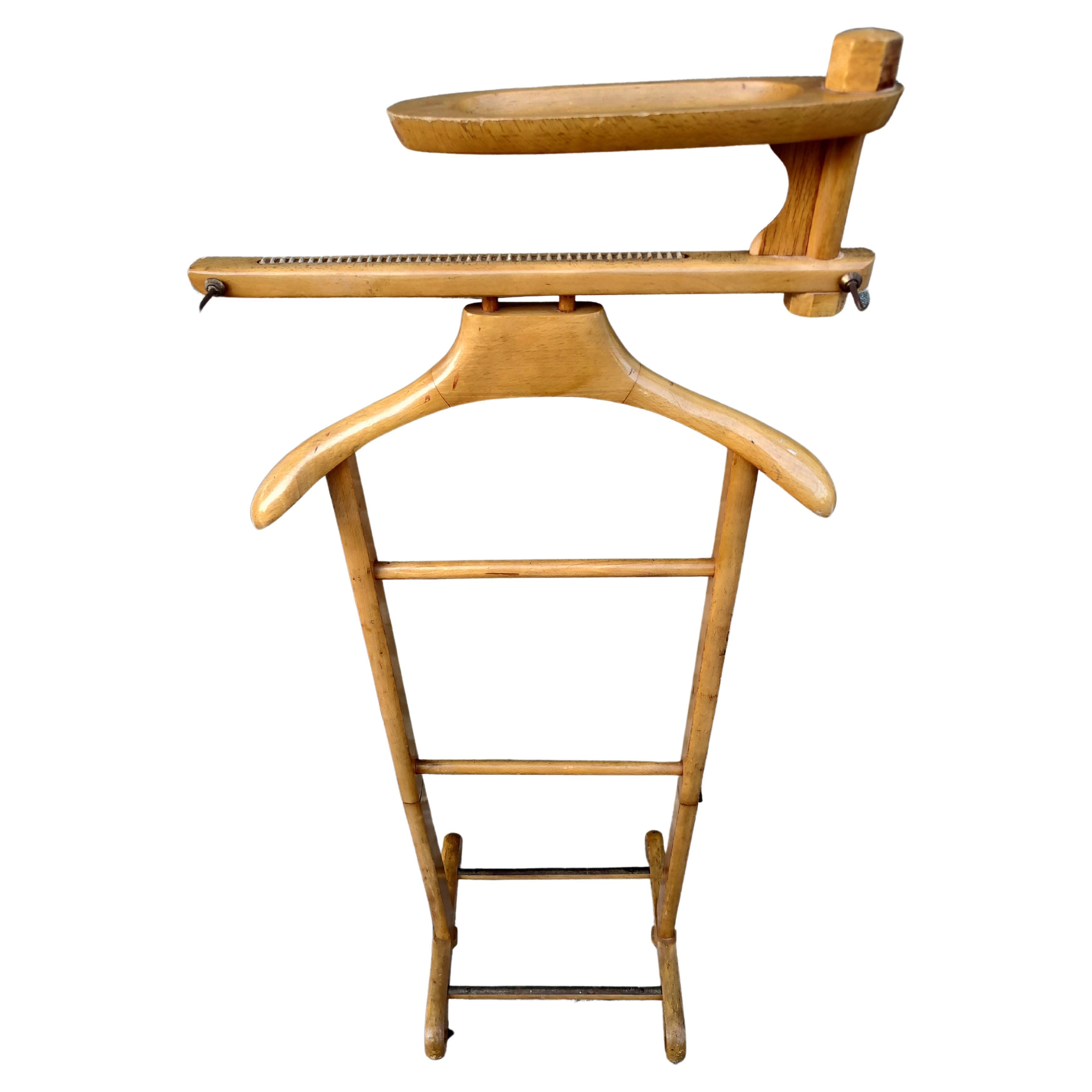 Valet de chambre en hêtre sculptural moderne mi-siècle, fabriqué en Italie en vente 1