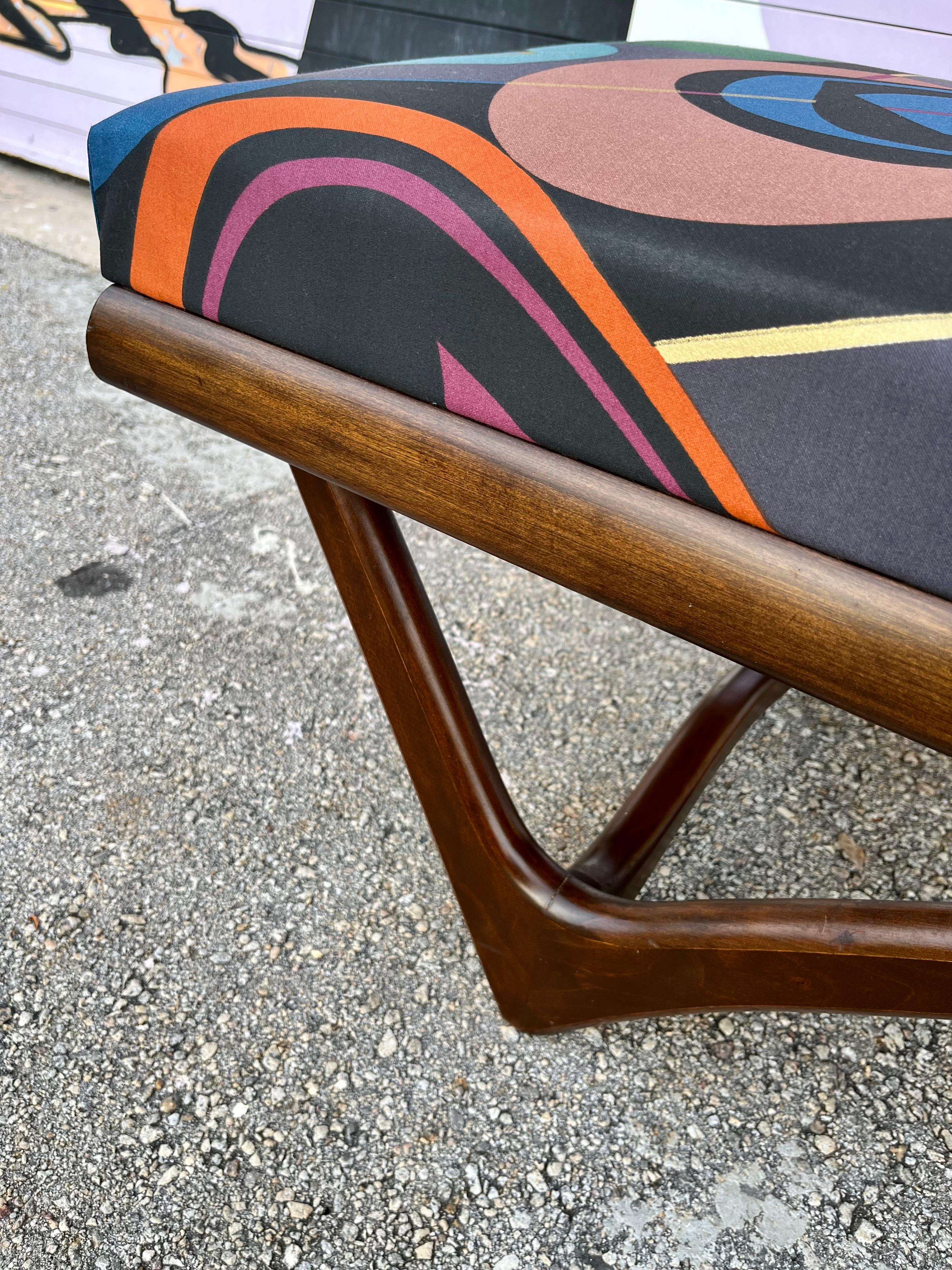 Mid-Century Modern Sculptural Bench in the Adrian Pearsall Style. Circa 1960s.  For Sale 12