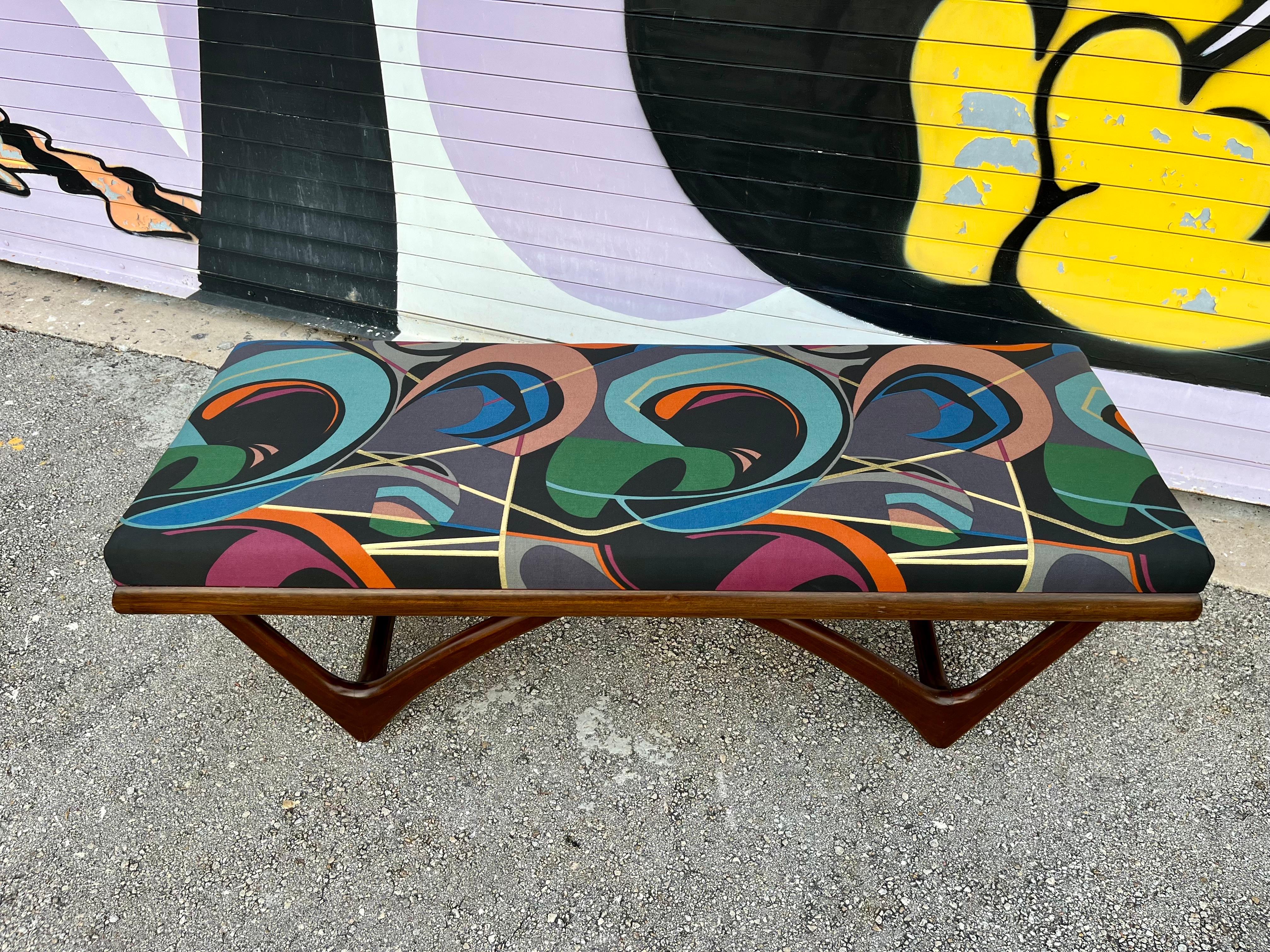 Upholstery Mid-Century Modern Sculptural Bench in the Adrian Pearsall Style. Circa 1960s.  For Sale