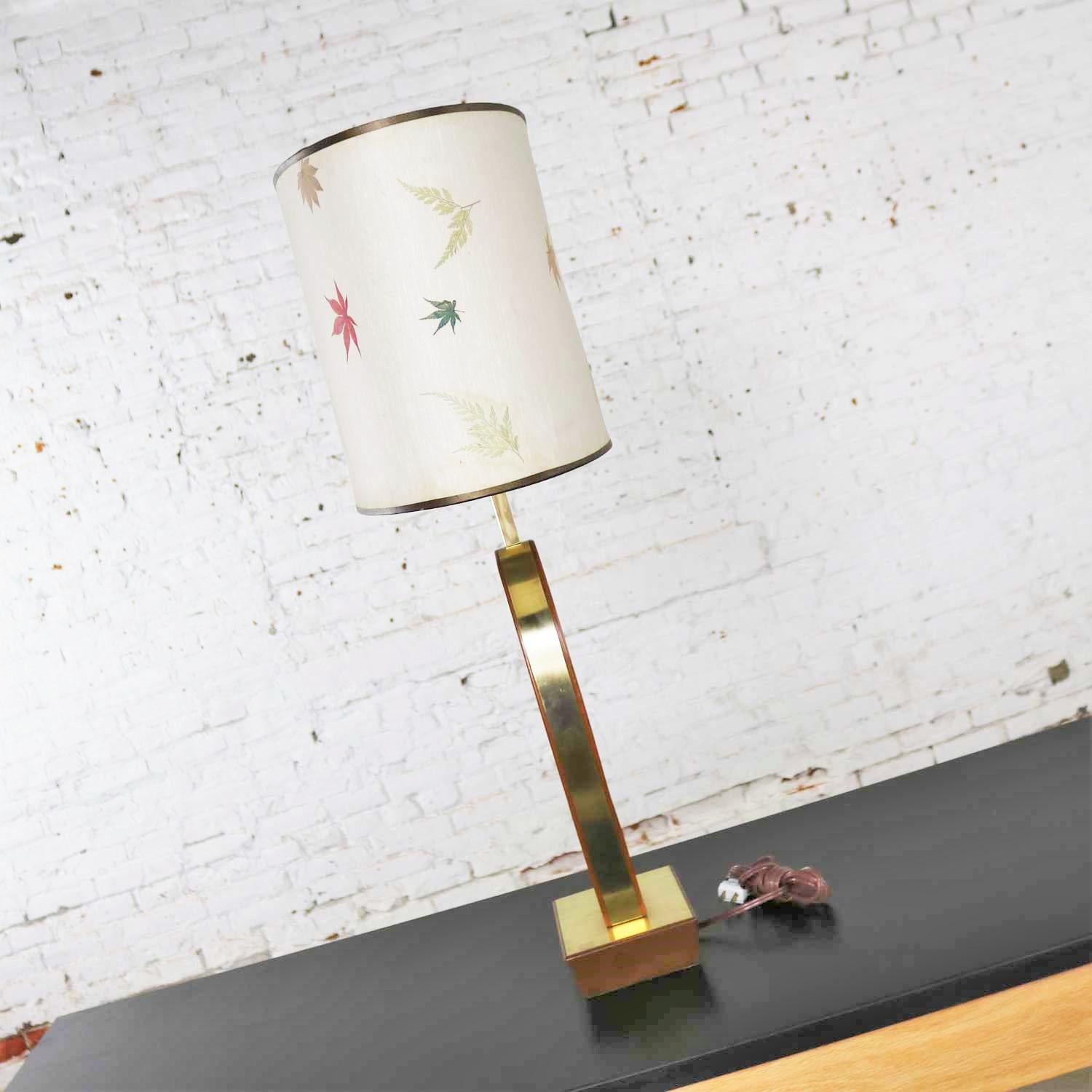 20th Century Mid-Century Modern Sculptural Biomorphic Walnut and Brass Table Lamp by Modeline For Sale