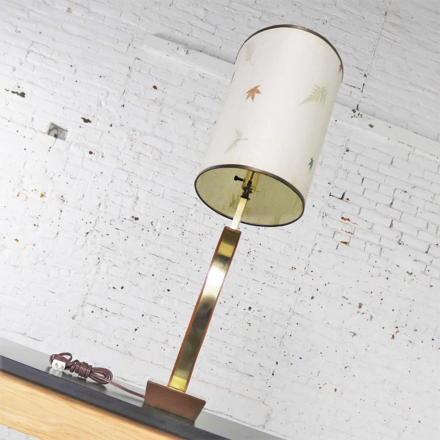 Mid-Century Modern Sculptural Biomorphic Walnut and Brass Table Lamp by Modeline 2