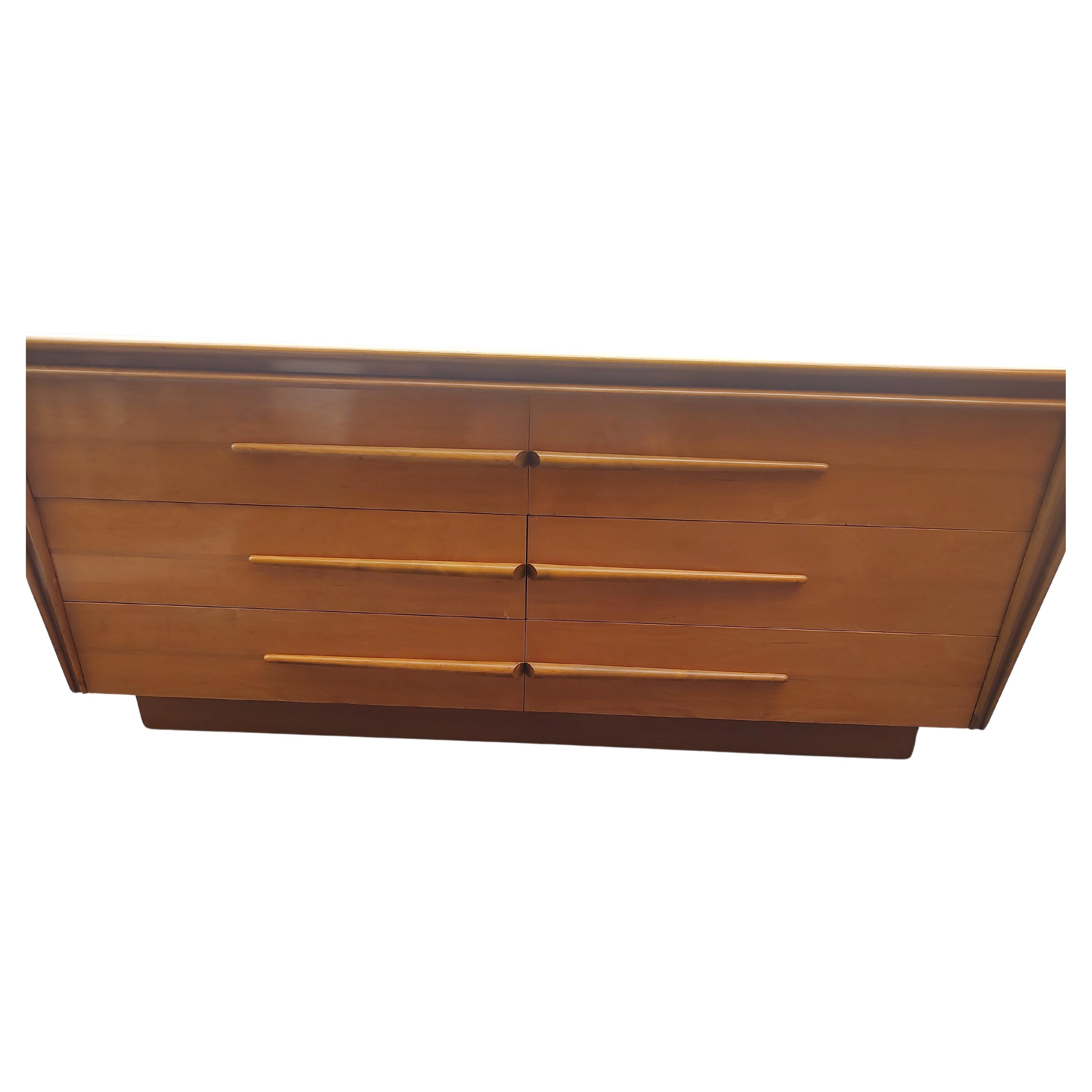 Commode sculpturale en bouleau mi-siècle moderne à 6 tiroirs d'Edmond Spence, Suède en vente 2