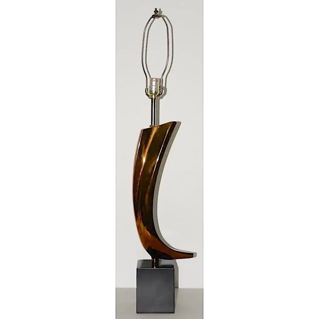 Lámpara escultórica de latón moderna de mediados de siglo Estadounidense en venta